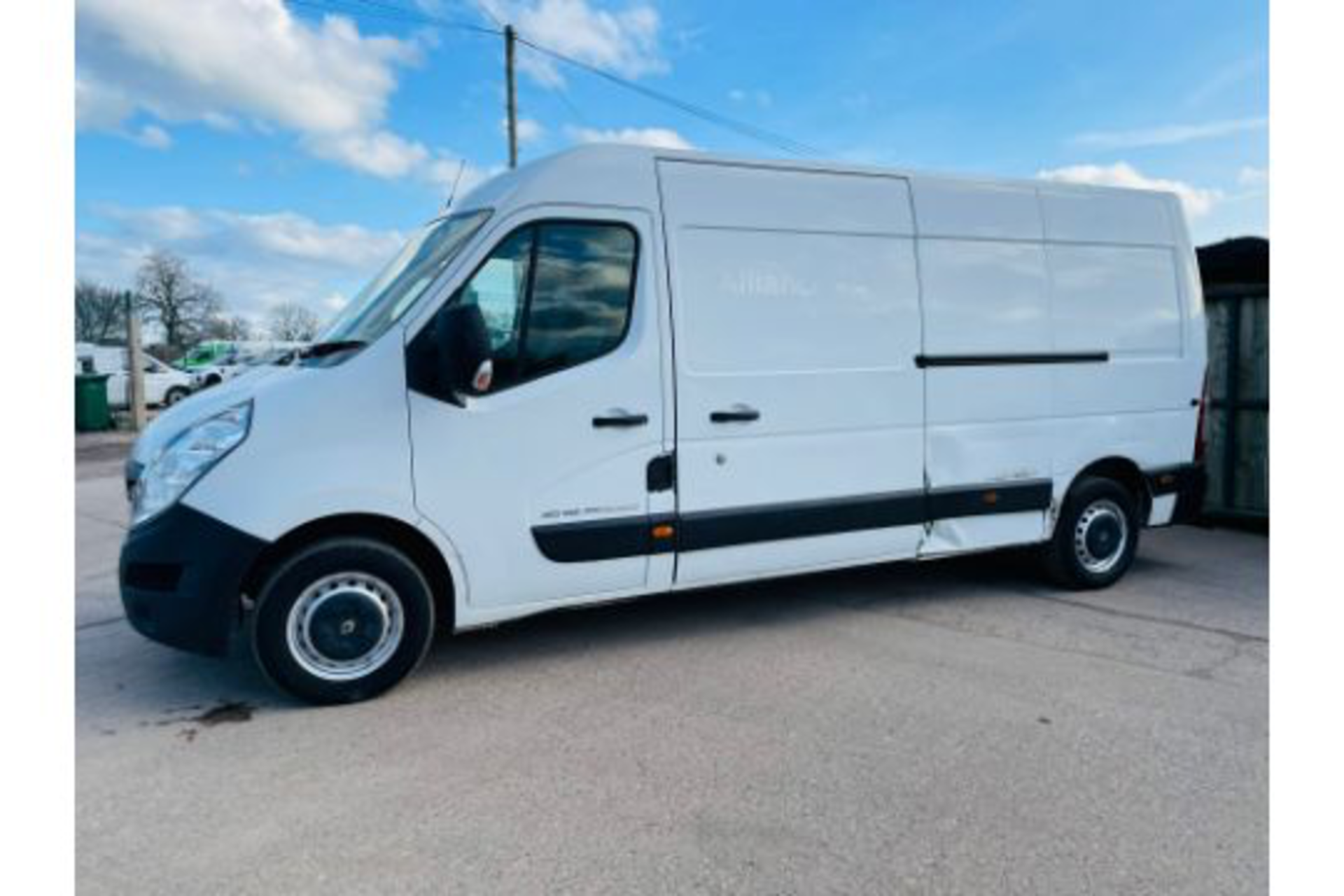 On Sale RENAULT MASTER LM35 (145) "BUSINESS ENERGY" START/STOP EURO 6 - LONG WHEEL BASE - 2017 REG - - Image 5 of 15