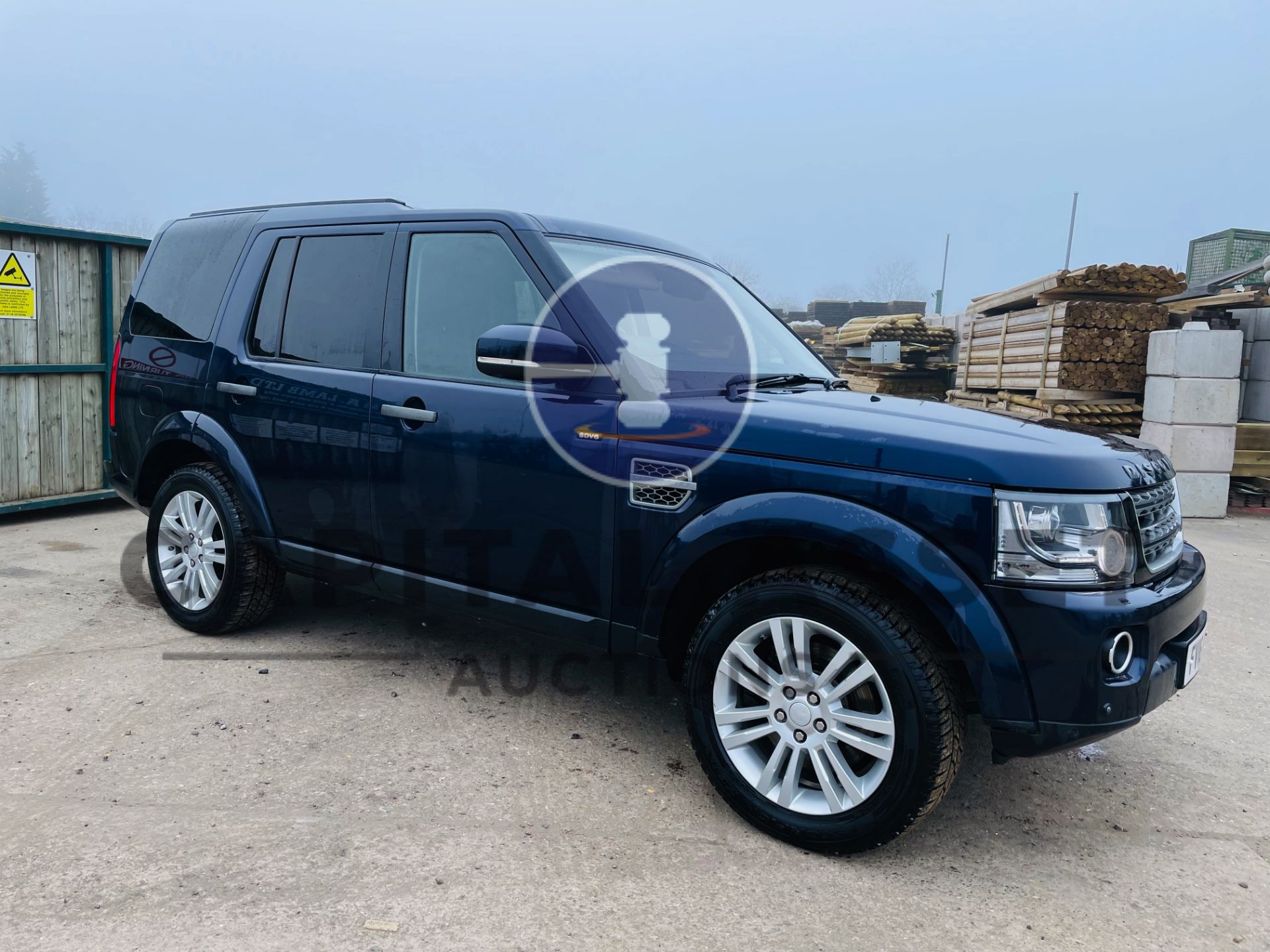 LAND ROVER DISCOVERY 4 *SE* SUV (2016 -FACELIFT) 3.0 SDV6 - 255 BHP - 8 SPEED AUTO *GREAT SPEC* - Image 2 of 52