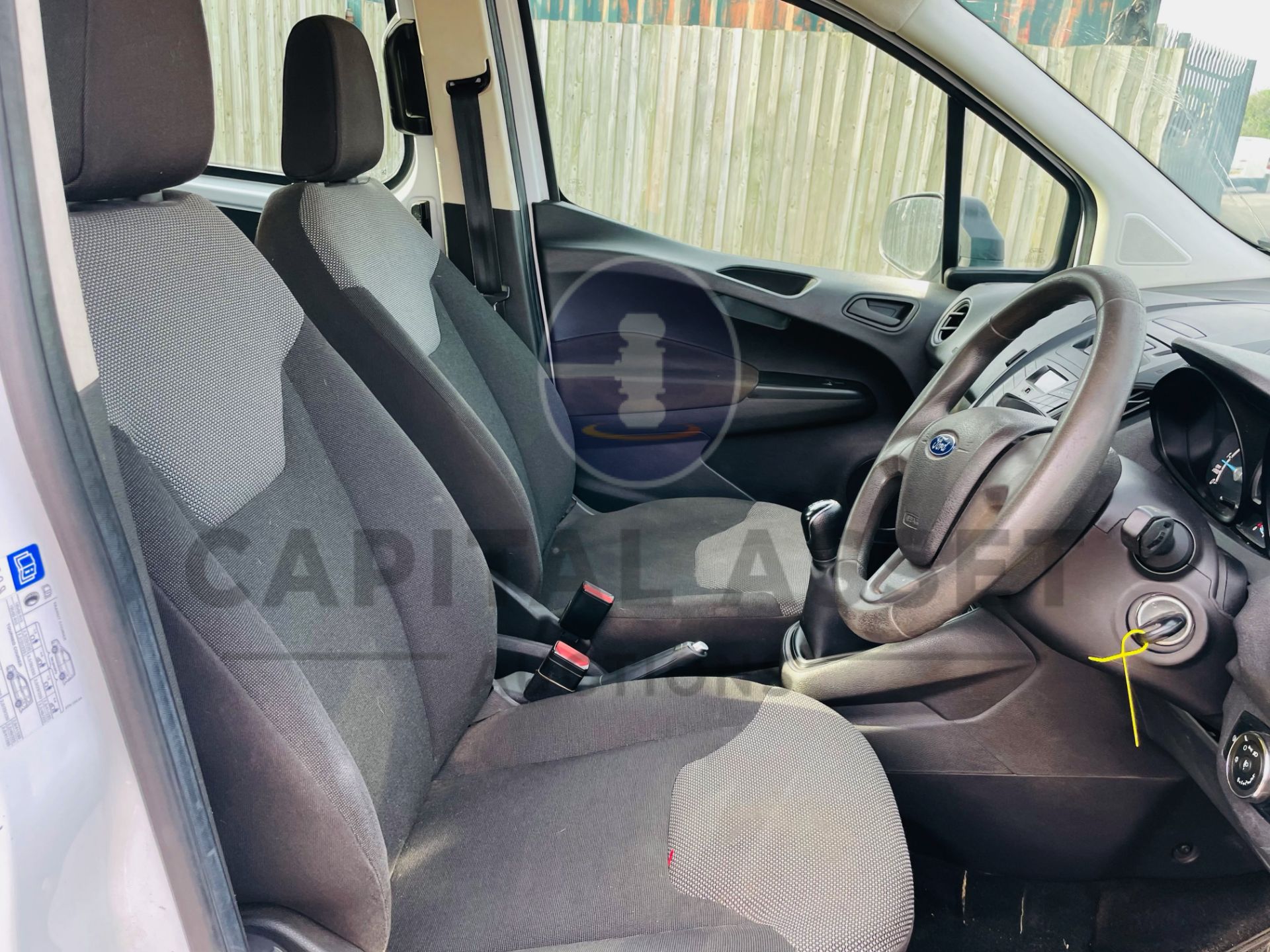 (ON SALE) FORD TRANSIT COURIER *5 SEATER CREW VAN* (2018-EURO 6) 1.5 TDCI -60 MPG+ (1 FORMER KEEPER) - Image 28 of 37