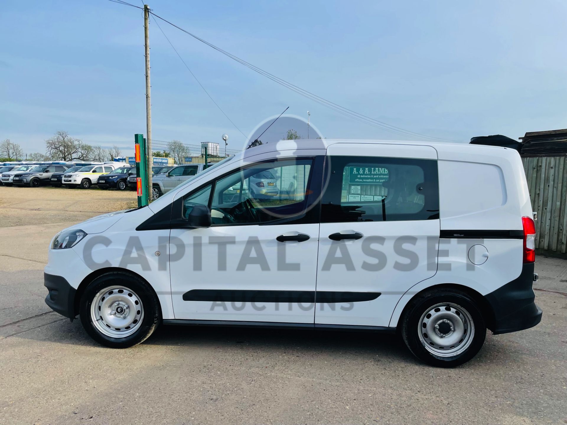 (ON SALE) FORD TRANSIT COURIER *5 SEATER CREW VAN* (2018-EURO 6) 1.5 TDCI -60 MPG+ (1 FORMER KEEPER) - Image 8 of 37