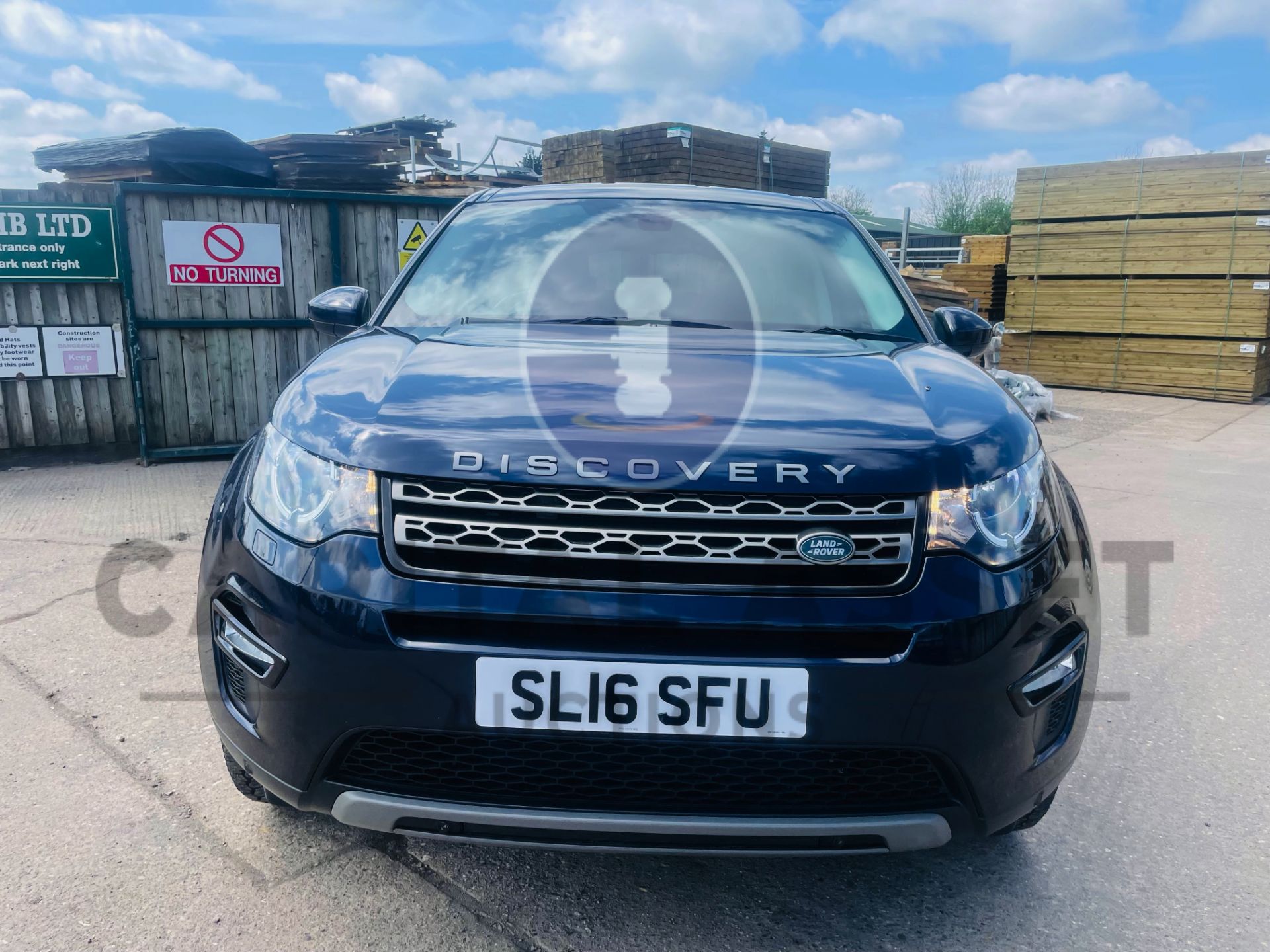 (On Sale) LAND ROVER DISCOVERY SPORT *SE TECH* 5 DOOR SUV (2016) 2.0 TD4-AUTO STOP/START *HUGE SPEC* - Image 4 of 46