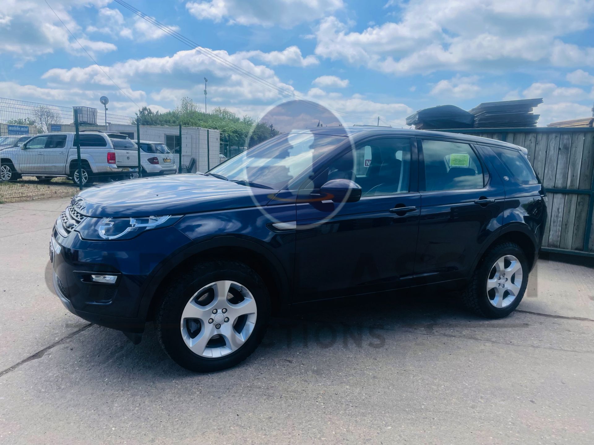 (On Sale) LAND ROVER DISCOVERY SPORT *SE TECH* 5 DOOR SUV (2016) 2.0 TD4-AUTO STOP/START *HUGE SPEC* - Image 7 of 46