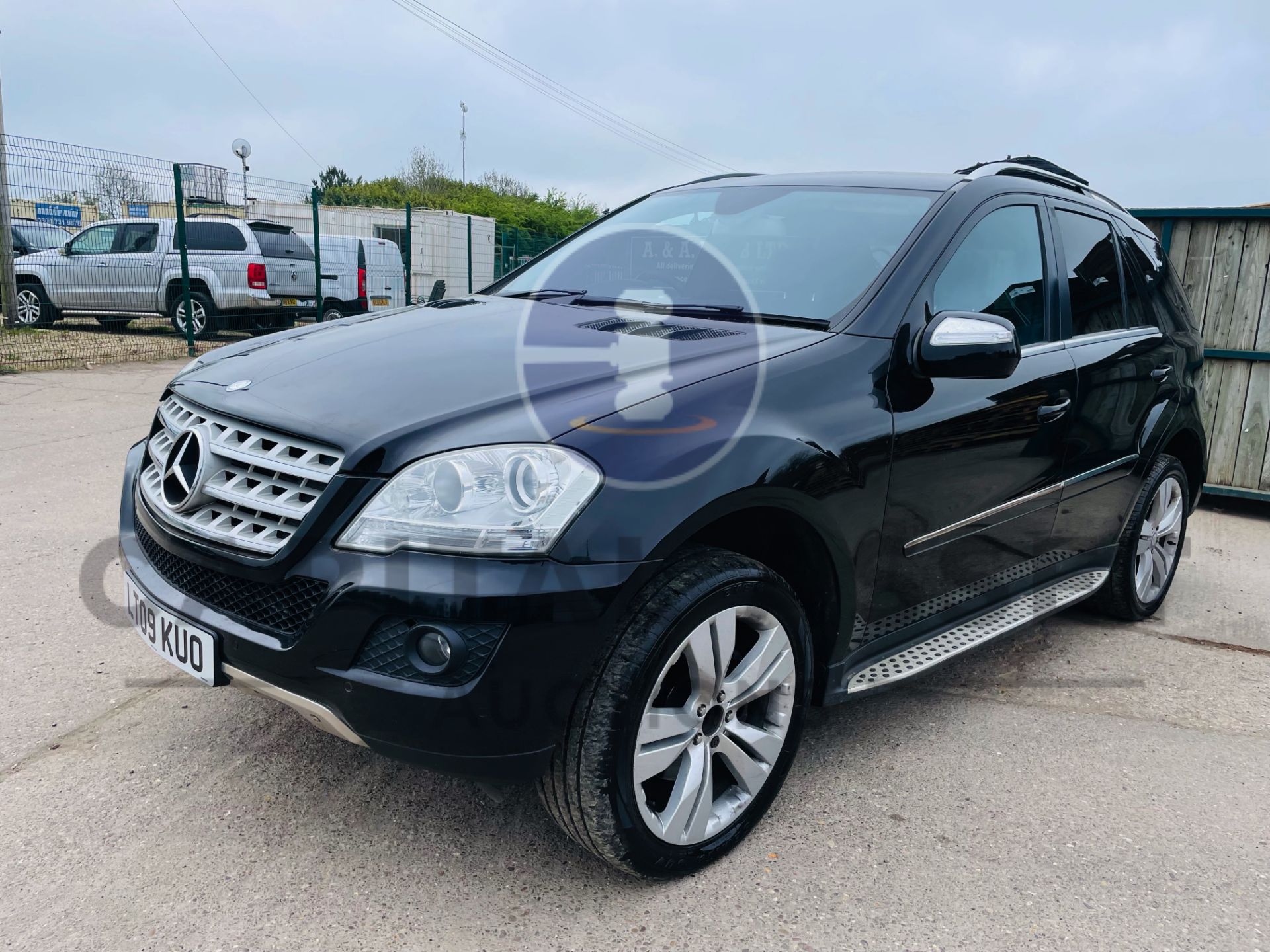 (On Sale) MERCEDES ML 320 CDI *SPORT* SUV (2009) 3.0 DIESEL - 7G TRONIC AUTO *HUGE SPEC* (NO VAT) - Image 5 of 55