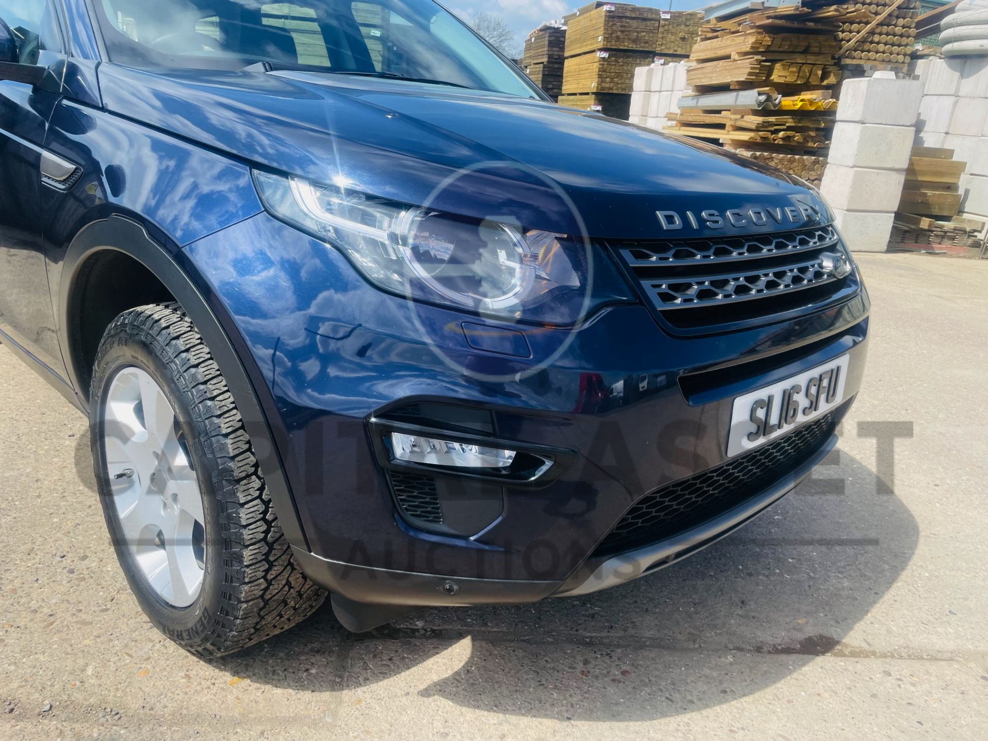 (On Sale) LAND ROVER DISCOVERY SPORT *SE TECH* 5 DOOR SUV (2016) 2.0 TD4-AUTO STOP/START *HUGE SPEC* - Image 15 of 46