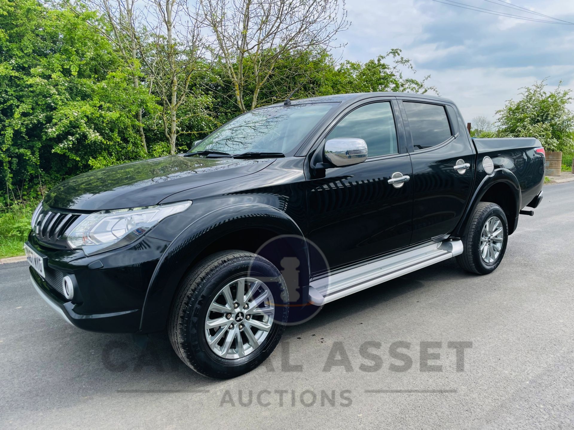 (ON SALE) MITSUBISHI L200 "BARBARIAN" DI-D AUTO (2018 MODEL) 1 OWNER *TOP SPEC* NAV -LOW MILEAGE FSH