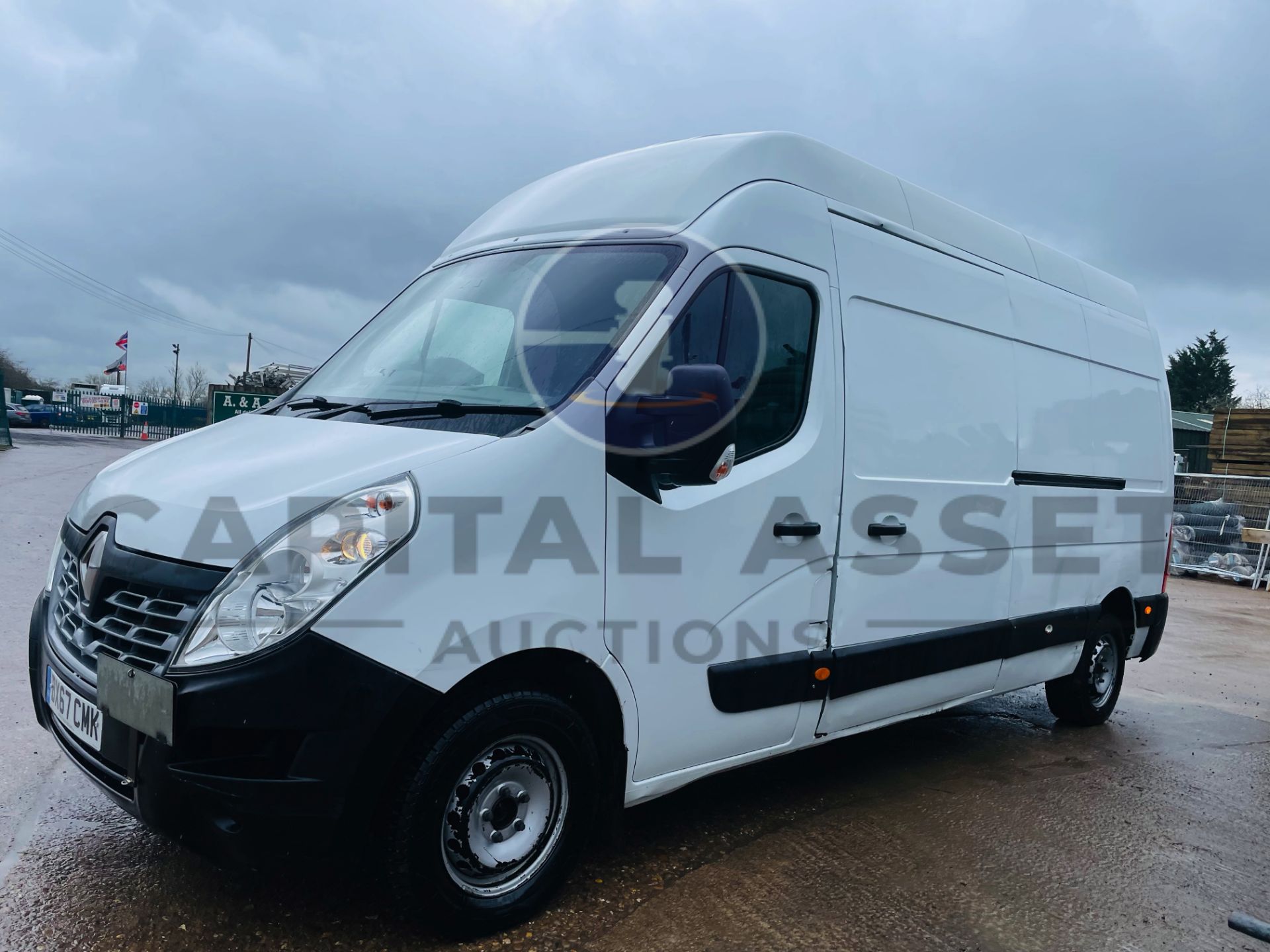 RENAULT MASTER *LWB - EXTRA HI-ROOF* (2018 - EURO 6) 2.3 DCI - 6 SPEED *SAT NAV* (1 OWNER) - Image 7 of 42