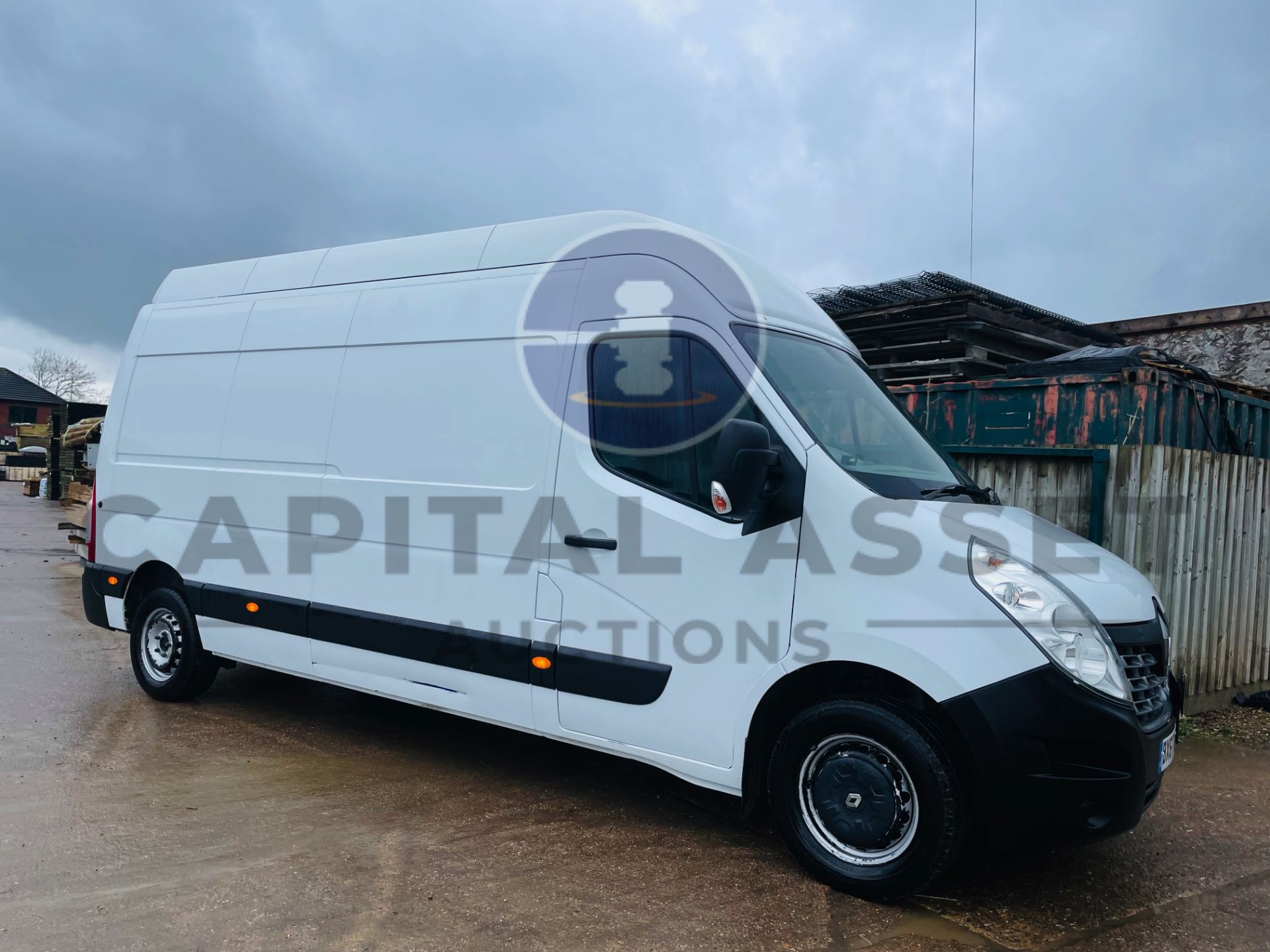 RENAULT MASTER *LWB - EXTRA HI-ROOF* (2018 - EURO 6) 2.3 DCI - 6 SPEED *SAT NAV* (1 OWNER) - Image 2 of 42