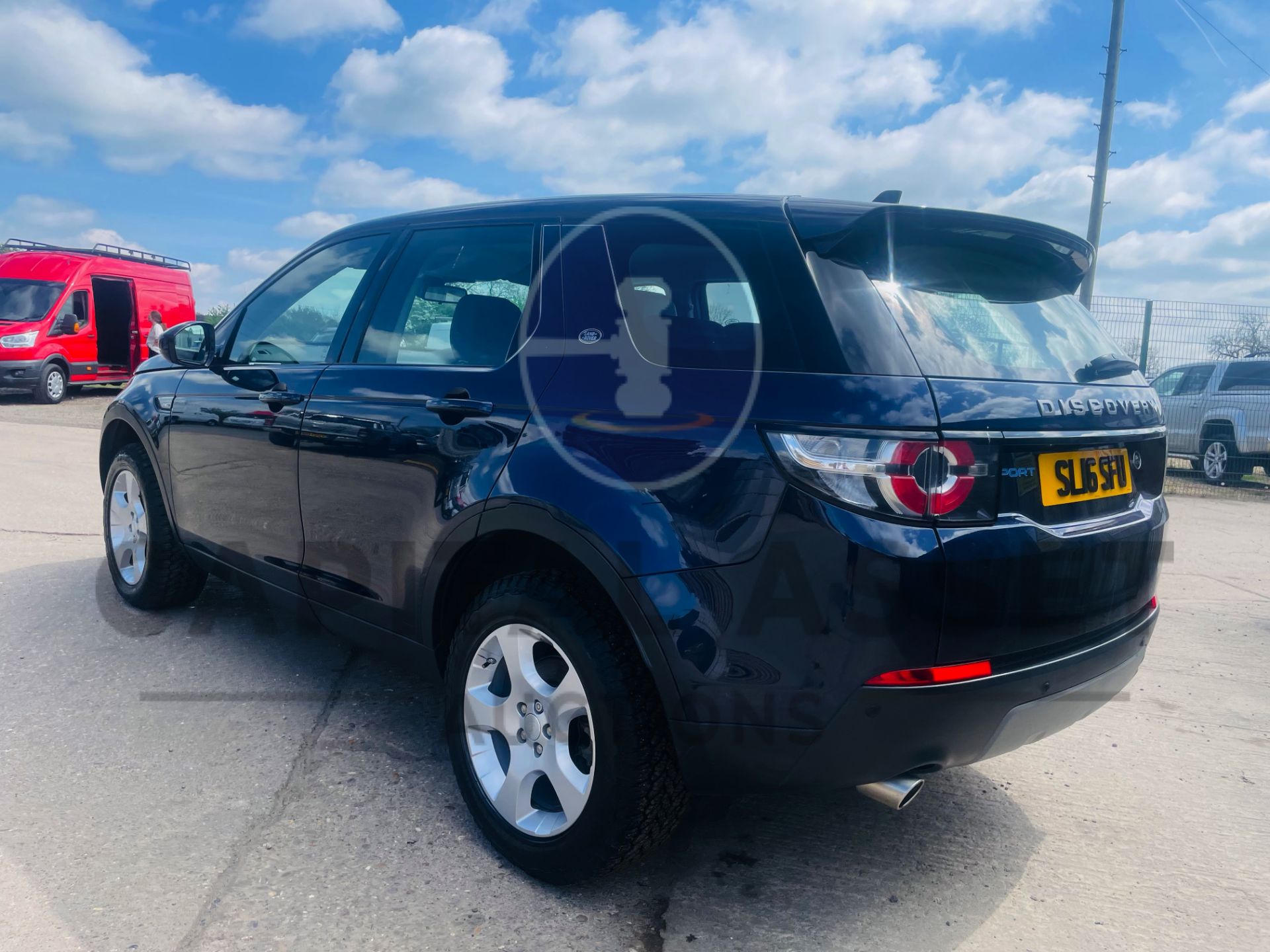 (On Sale) LAND ROVER DISCOVERY SPORT *SE TECH* 5 DOOR SUV (2016) 2.0 TD4-AUTO STOP/START *HUGE SPEC* - Image 10 of 46