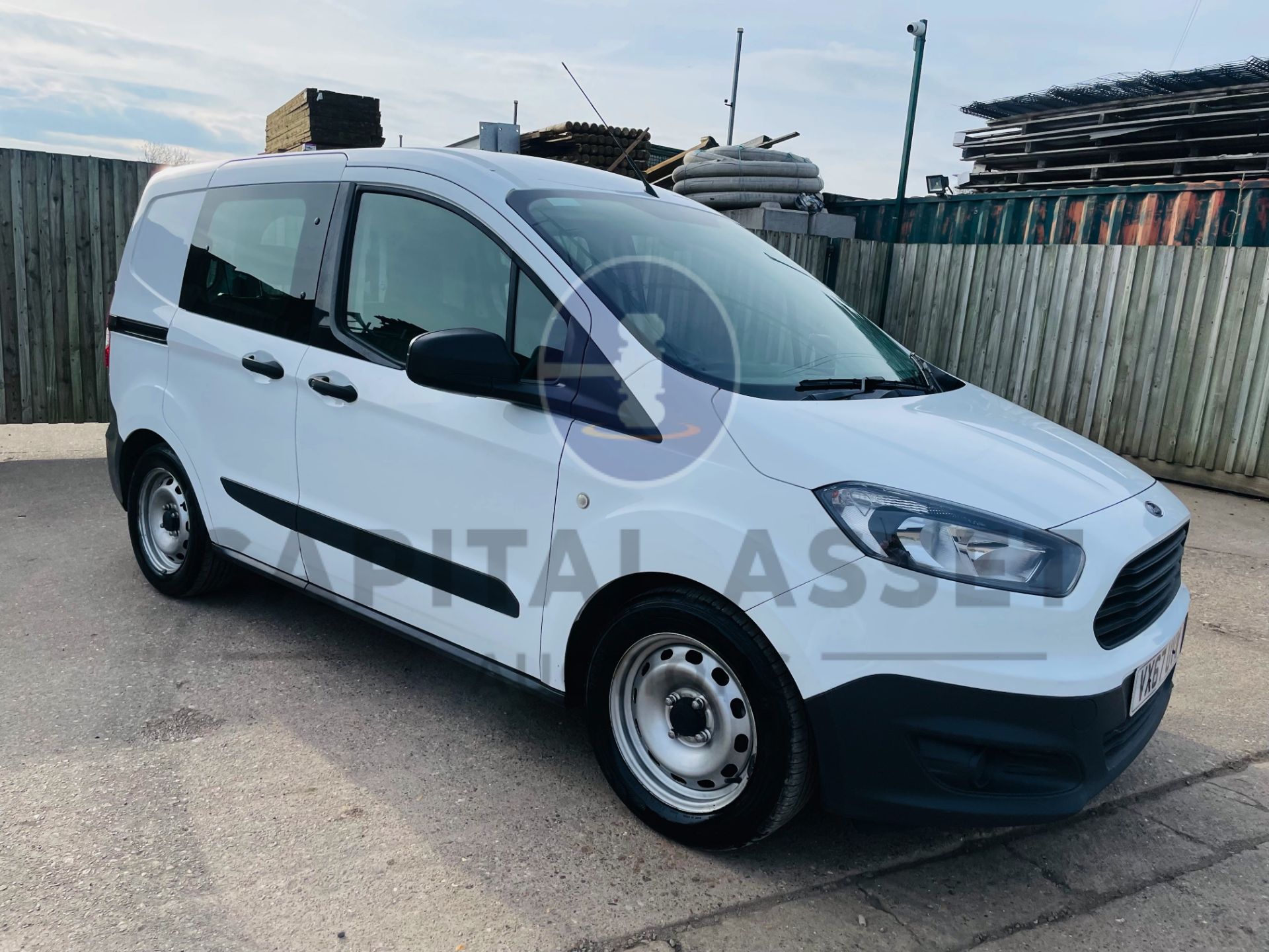 (ON SALE) FORD TRANSIT COURIER *5 SEATER CREW VAN* (2018-EURO 6) 1.5 TDCI -60 MPG+ (1 FORMER KEEPER) - Image 3 of 37