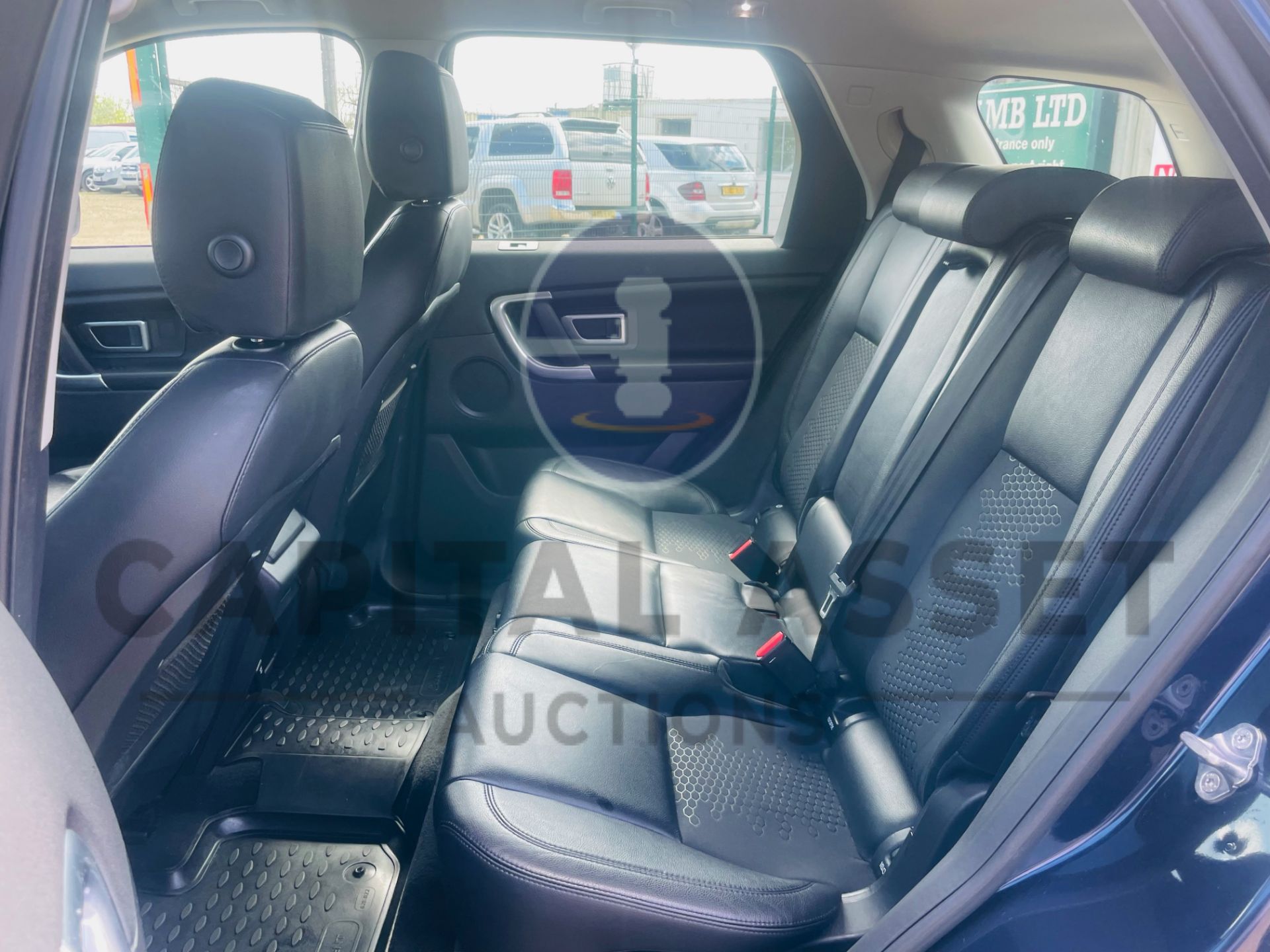 (On Sale) LAND ROVER DISCOVERY SPORT *SE TECH* 5 DOOR SUV (2016) 2.0 TD4-AUTO STOP/START *HUGE SPEC* - Image 25 of 46