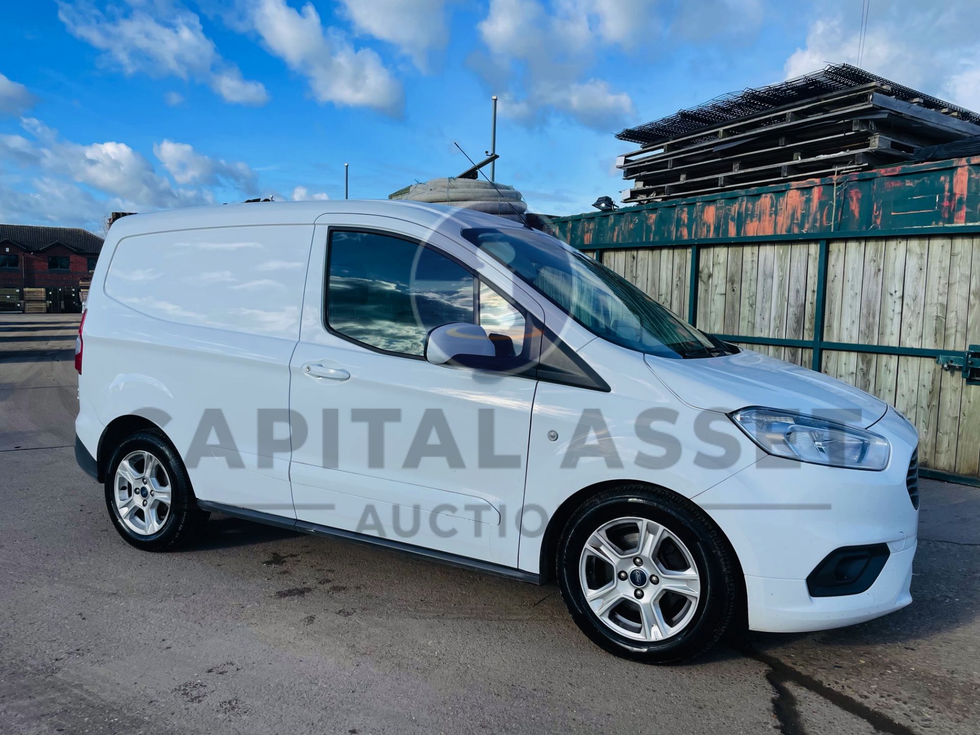 FORD TRANSIT COURIER *LIMITED EDITION* PANEL VAN (2019) '1.5 TDCI - 6 SPEED' A/C & SAT NAV (1 OWNER)