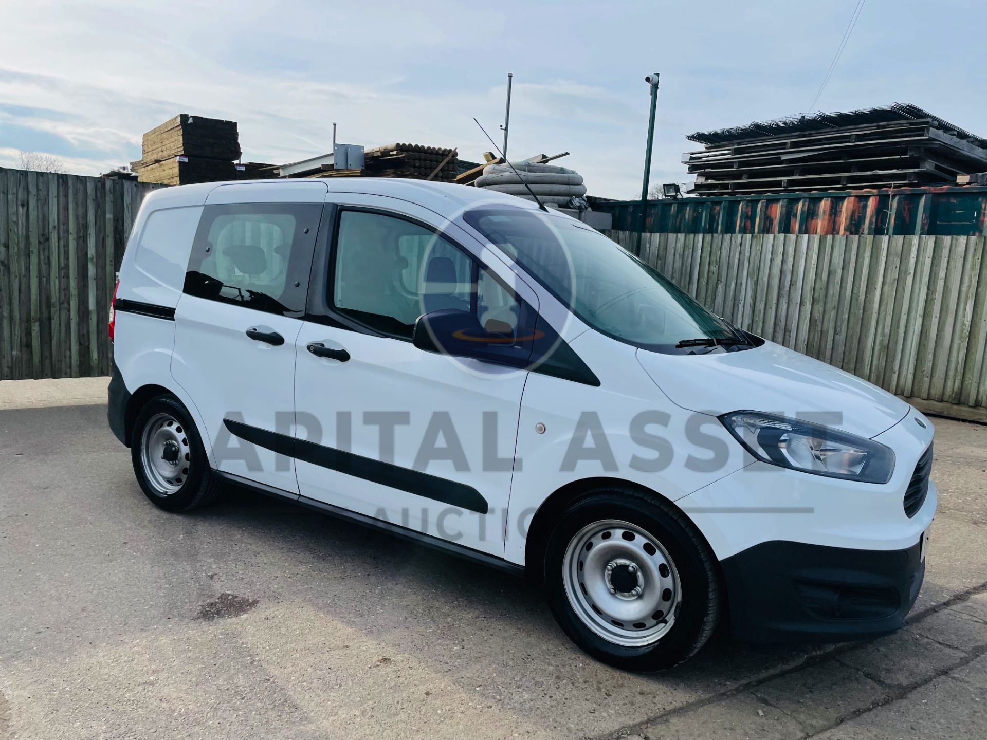 (ON SALE) FORD TRANSIT COURIER *5 SEATER CREW VAN* (2018-EURO 6) 1.5 TDCI -60 MPG+ (1 FORMER KEEPER) - Image 2 of 37