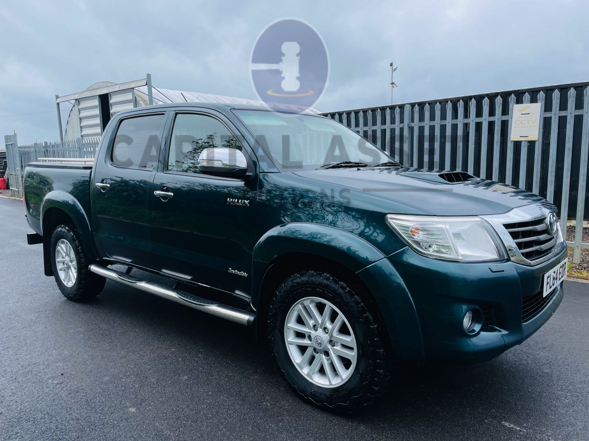 ON SALE TOYOTA HILUX 3.0 D-4D "INVINCIBLE" AUTO (2015 MODEL) TOP SPEC - LEATHER - REAR CAMERA - - Image 6 of 22