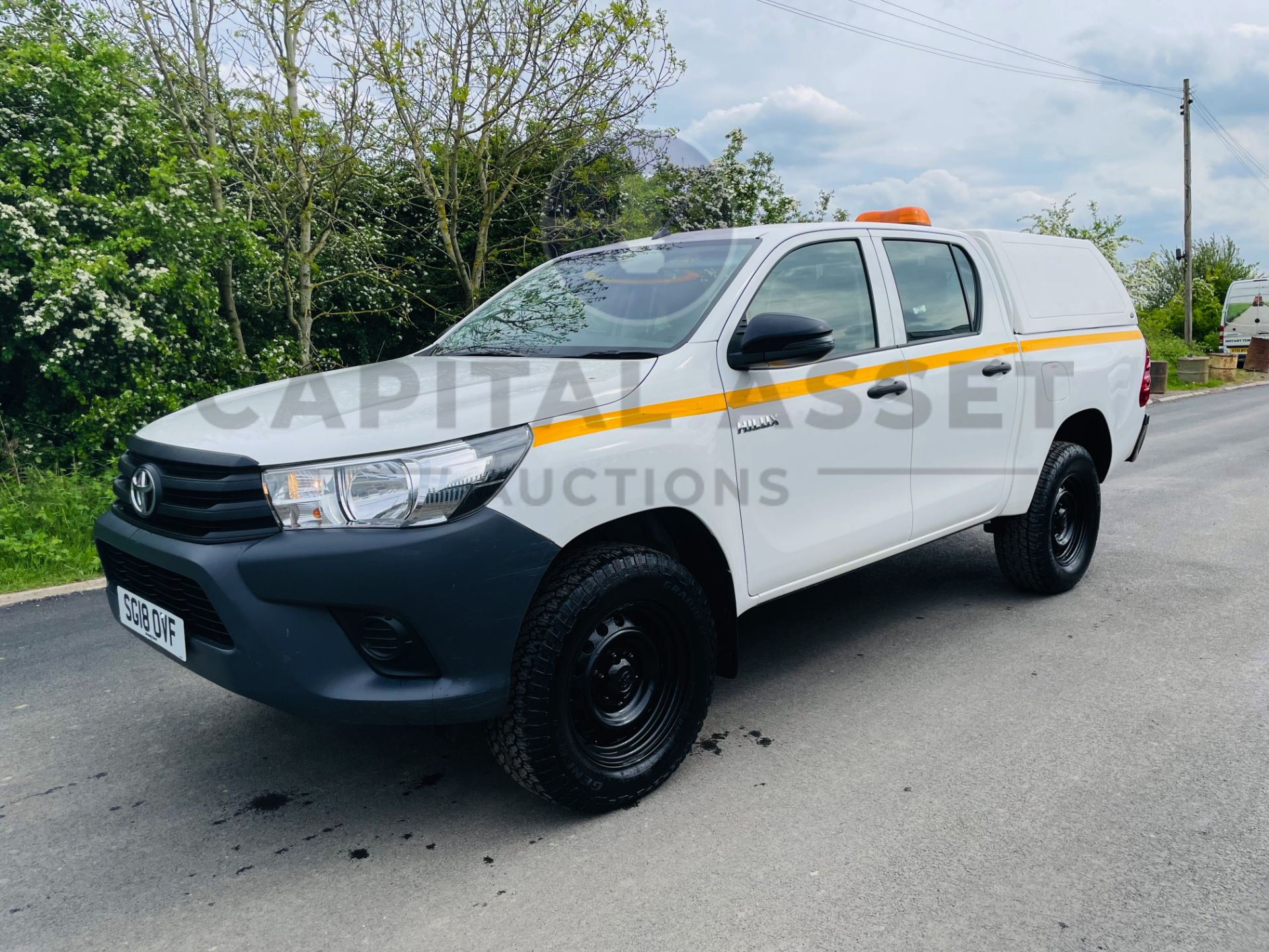 TOYOTA HILUX 2.4 D-4D ACTIVE (18 REG) LOW MILEAGE - EURO 6 - AIR CON - ELEC PACK - FITTED CANOPY - Image 2 of 21