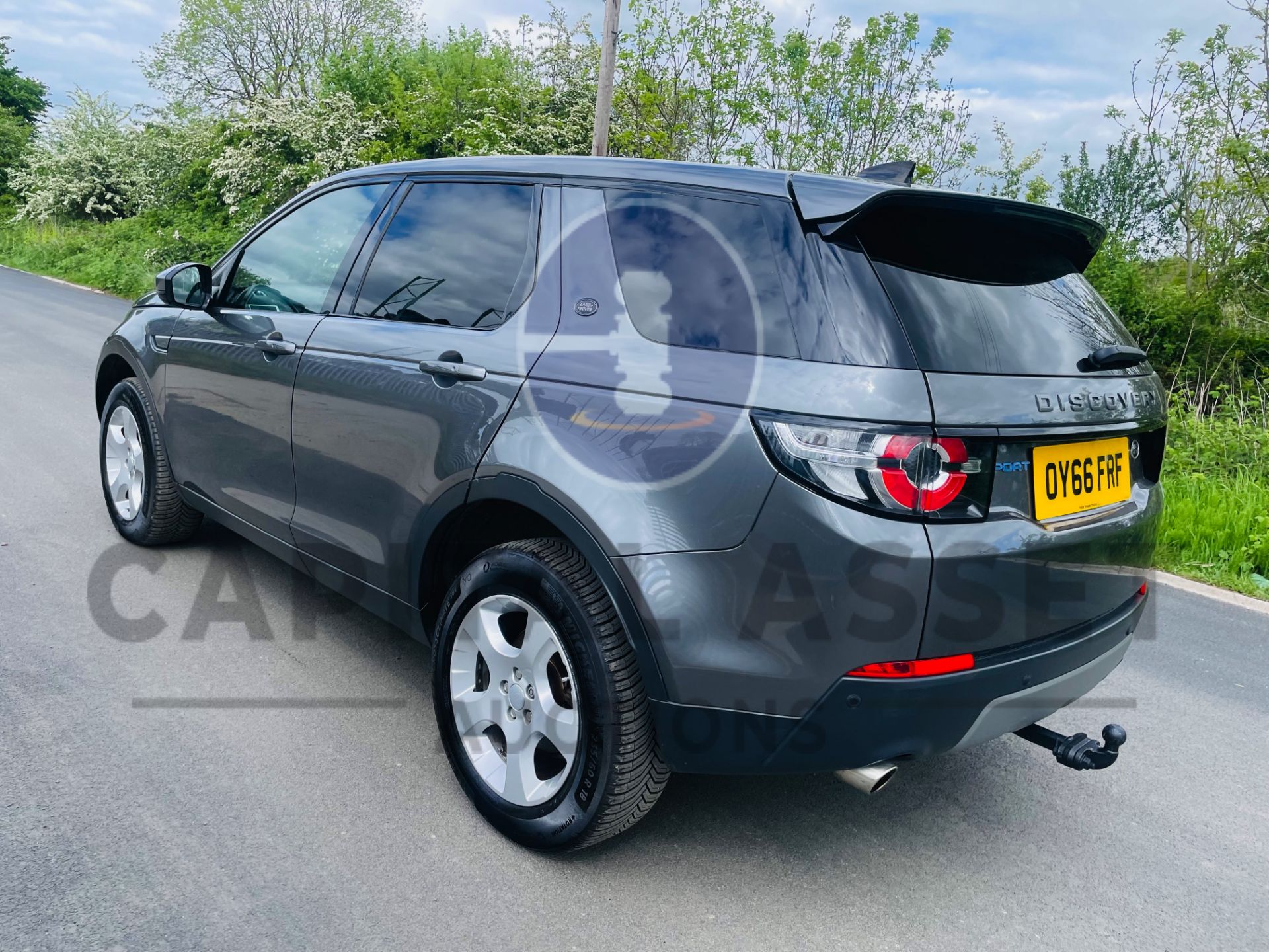 (ON SALE) LAND ROVER DISCOVERY SPORT *SE TECH* SUV (2017 - EURO 6) 2.0 TD4 - AUTO STOP/START(NO VAT) - Image 10 of 51