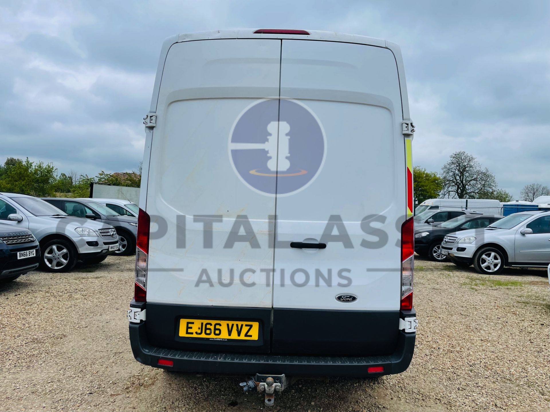 (On Sale) FORD TRANSIT 125 T350 *LWB HI-ROOF - MESSING UNIT / WELFARE VAN* (2017 - EURO 6) 2.2 TDCI - Image 11 of 44