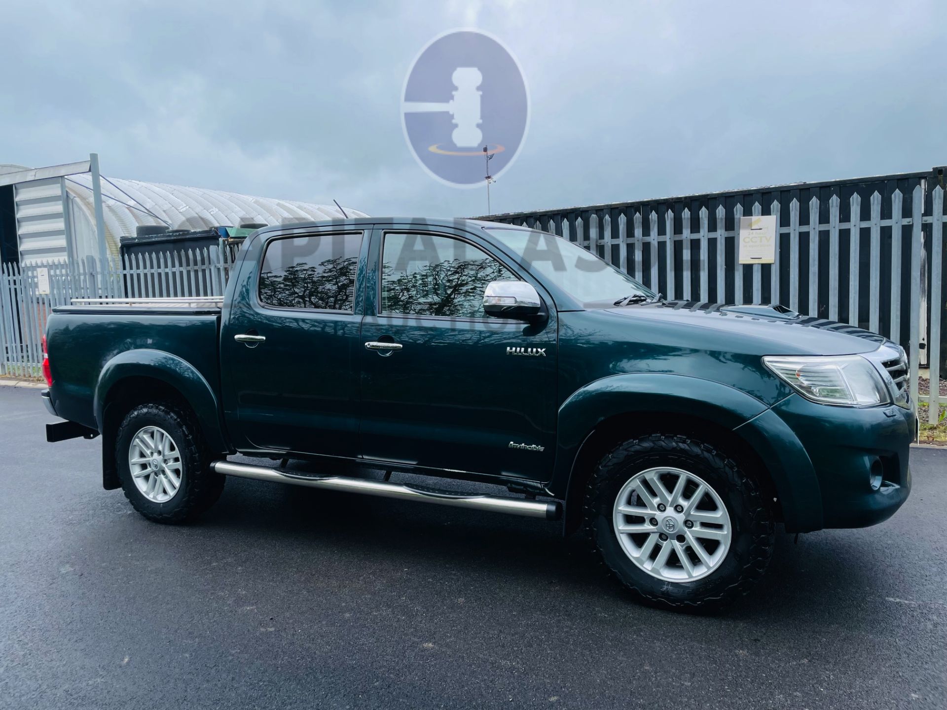 ON SALE TOYOTA HILUX 3.0 D-4D "INVINCIBLE" AUTO (2015 MODEL) TOP SPEC - LEATHER - REAR CAMERA - - Image 7 of 22