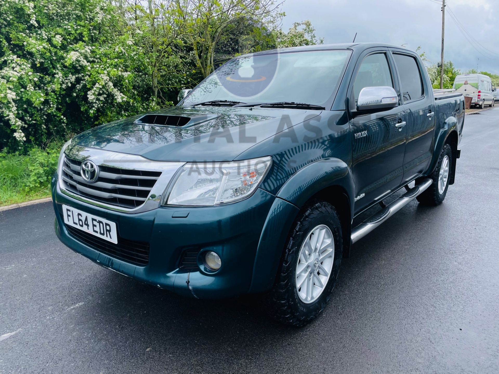 ON SALE TOYOTA HILUX 3.0 D-4D "INVINCIBLE" AUTO (2015 MODEL) TOP SPEC - LEATHER - REAR CAMERA - - Image 3 of 22