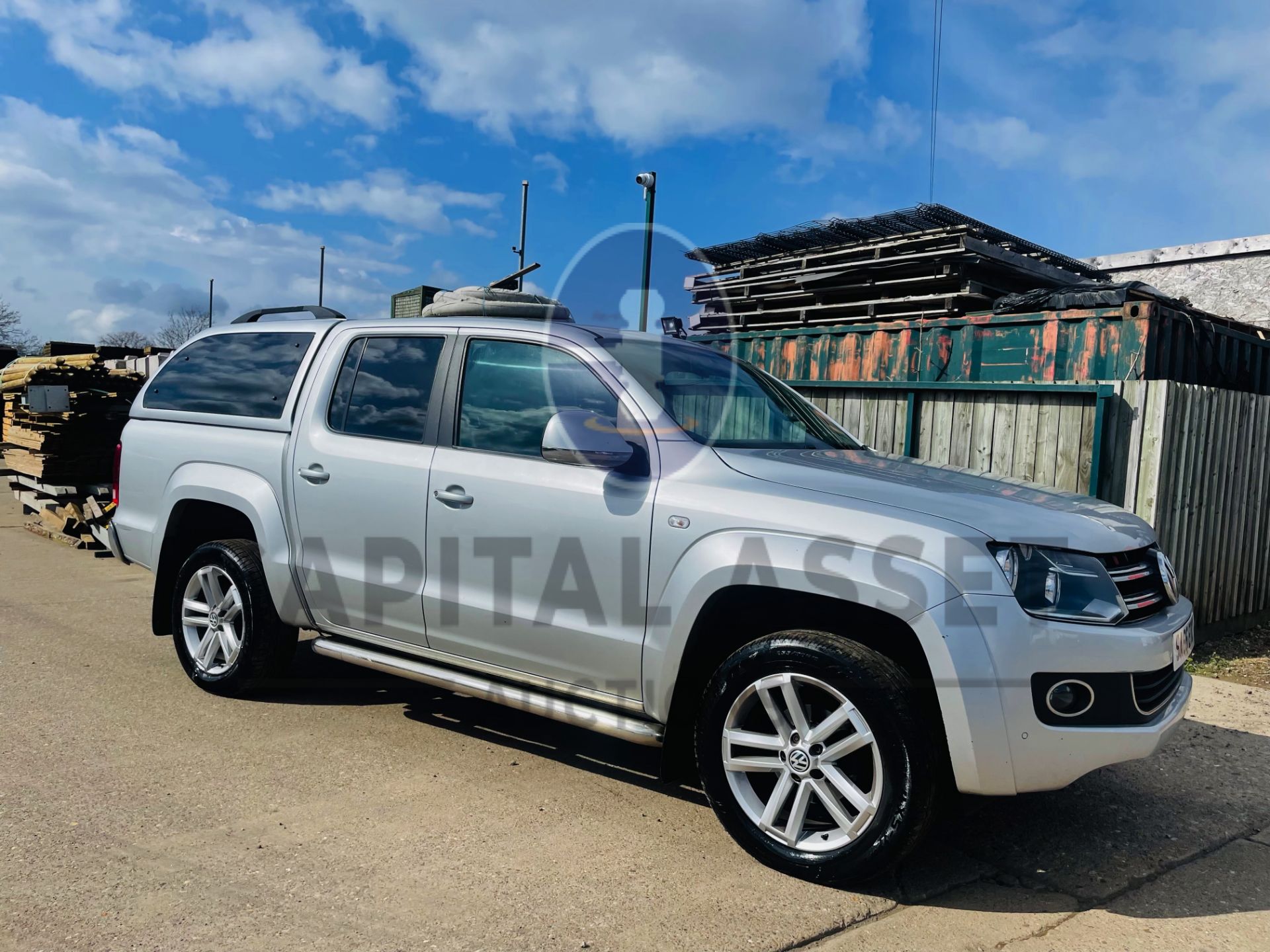 VOLKSWAGEN AMAROK *HIGHLINE* D/CAB PICK-UP (66 REG -EURO 6) 4MOTION - AUTO *LEATHER & NAV* - Image 2 of 51