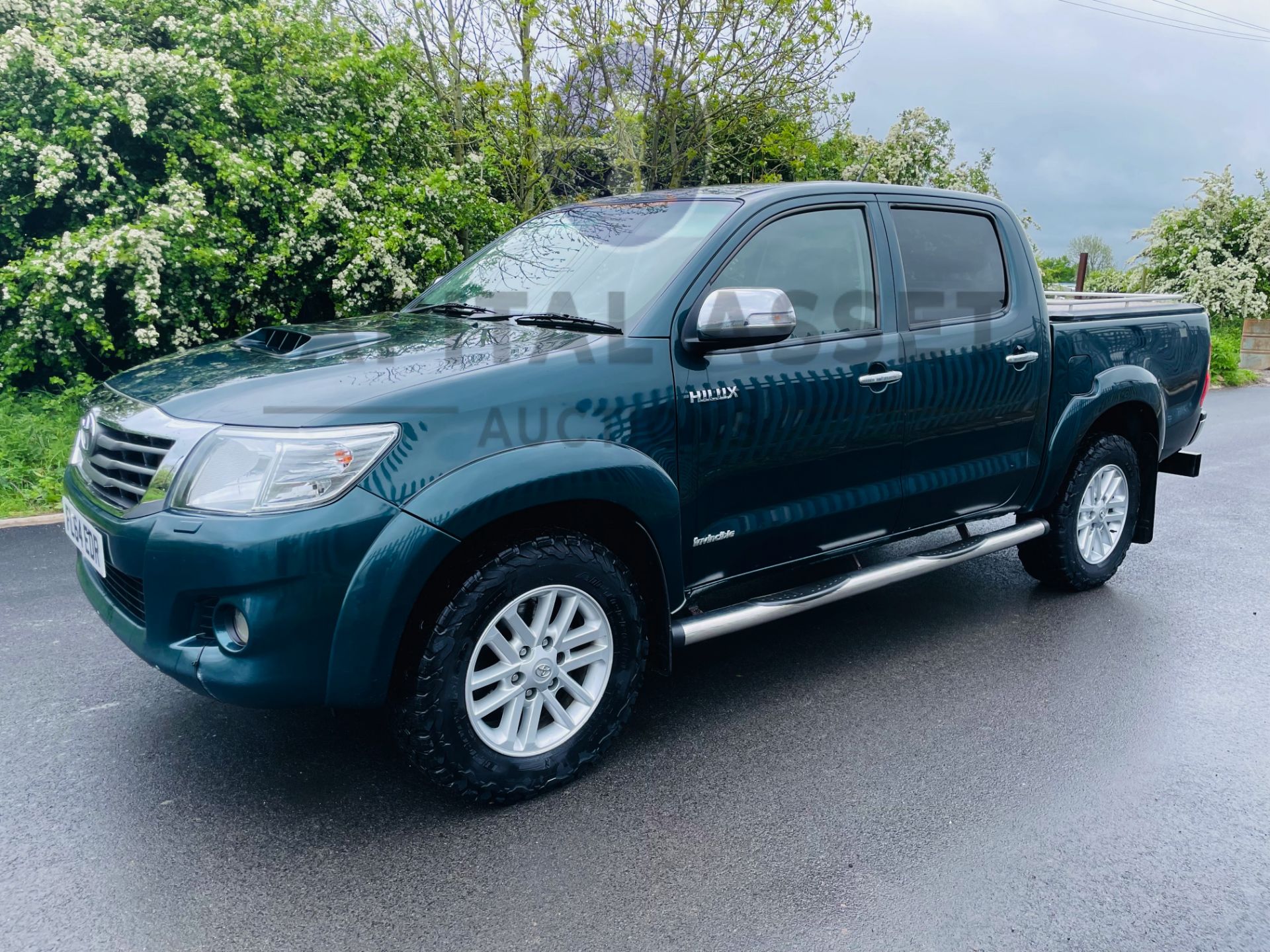 ON SALE TOYOTA HILUX 3.0 D-4D "INVINCIBLE" AUTO (2015 MODEL) TOP SPEC - LEATHER - REAR CAMERA -