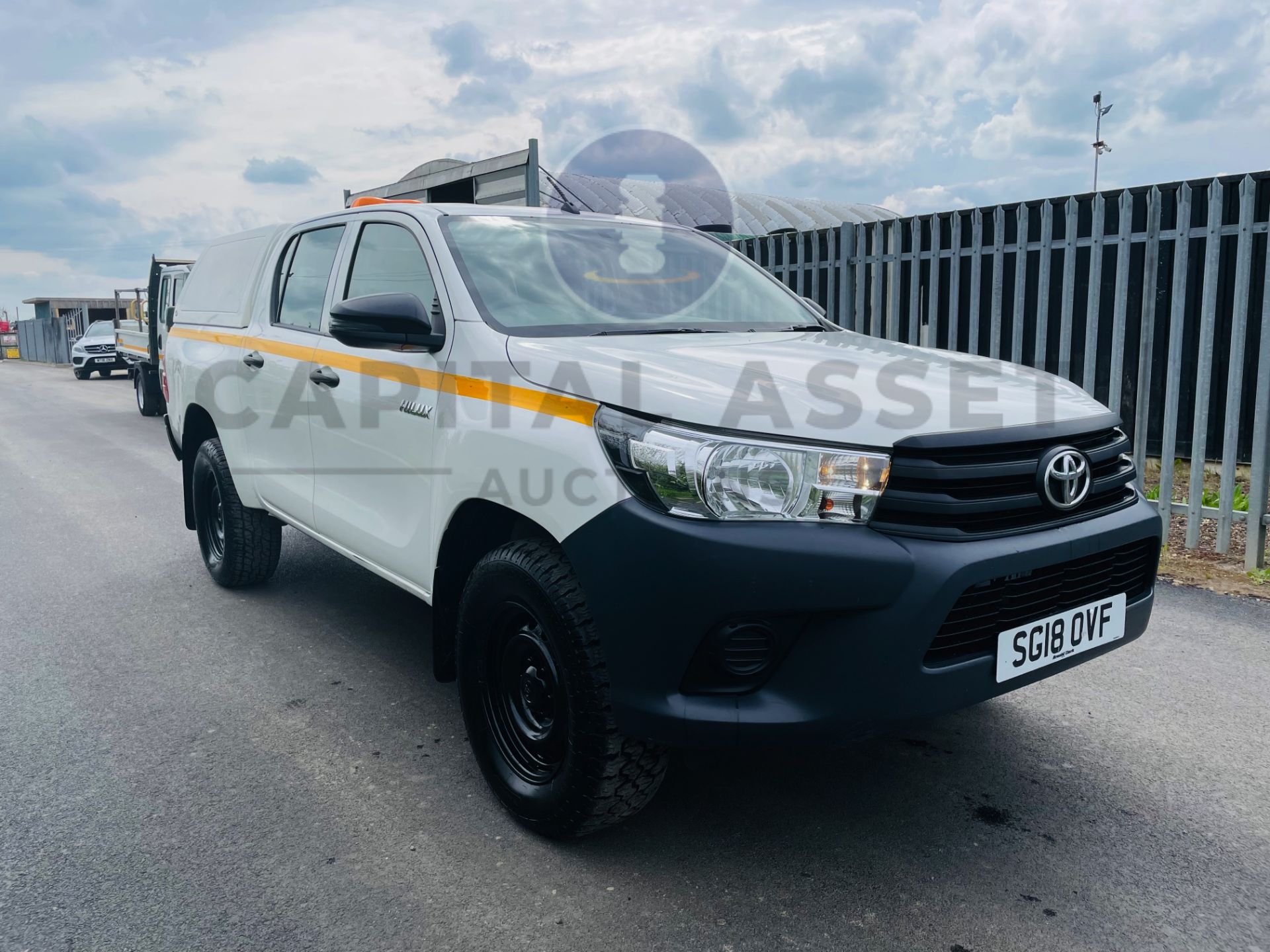 TOYOTA HILUX 2.4 D-4D ACTIVE (18 REG) LOW MILEAGE - EURO 6 - AIR CON - ELEC PACK - FITTED CANOPY - Image 5 of 21