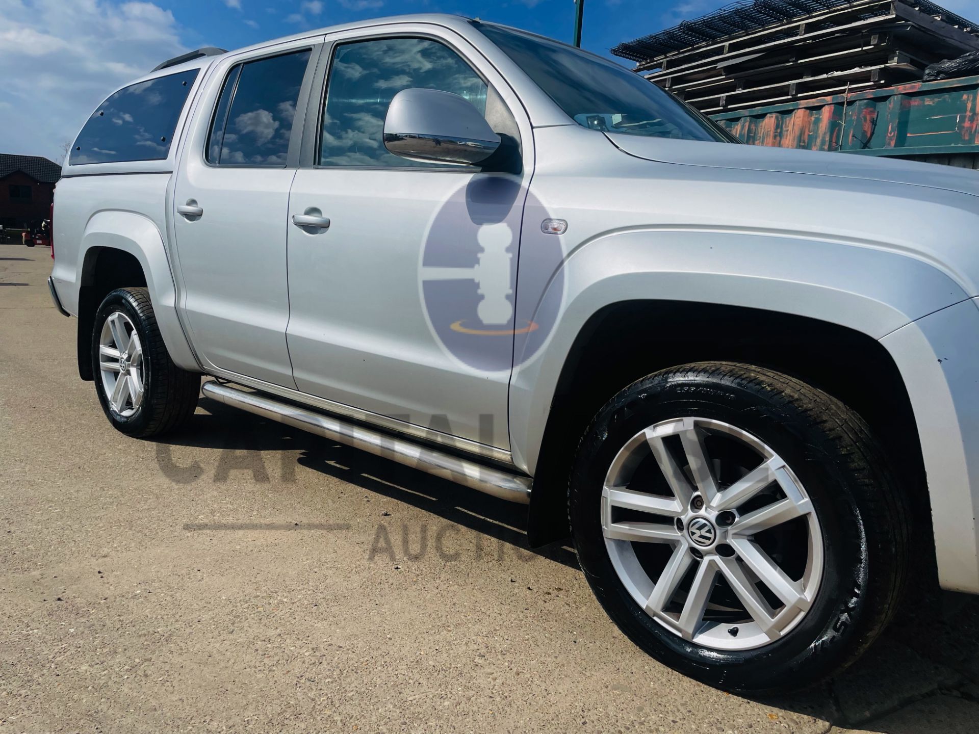 VOLKSWAGEN AMAROK *HIGHLINE* D/CAB PICK-UP (66 REG -EURO 6) 4MOTION - AUTO *LEATHER & NAV* - Image 15 of 51