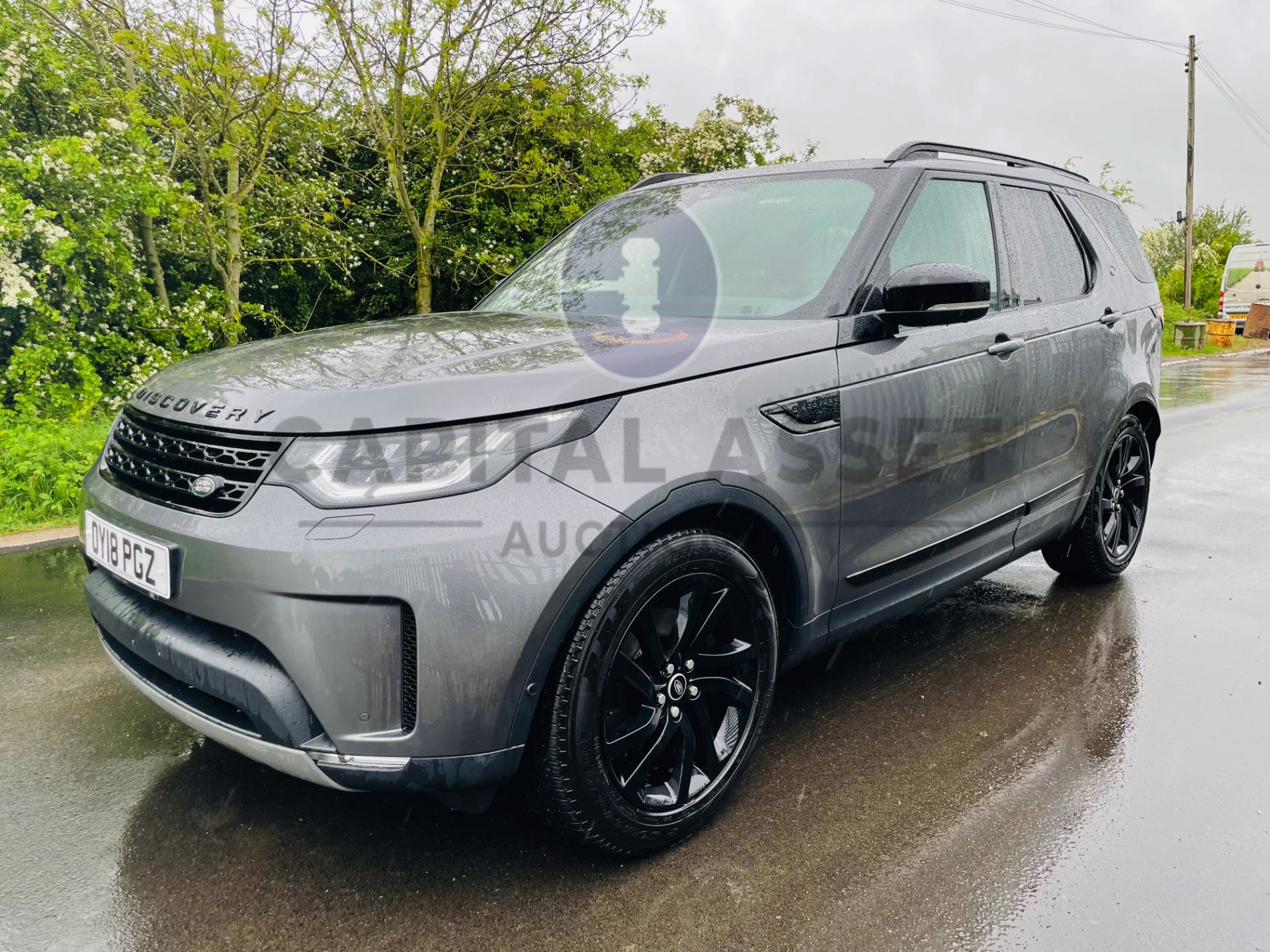 ON SALE LANDROVER DISCOVERY 3.0 TDV6 "HSE LUXURY" 7 SEATER (18 REG) FLRSH - REAR ENTERTAINMENT - Image 2 of 39