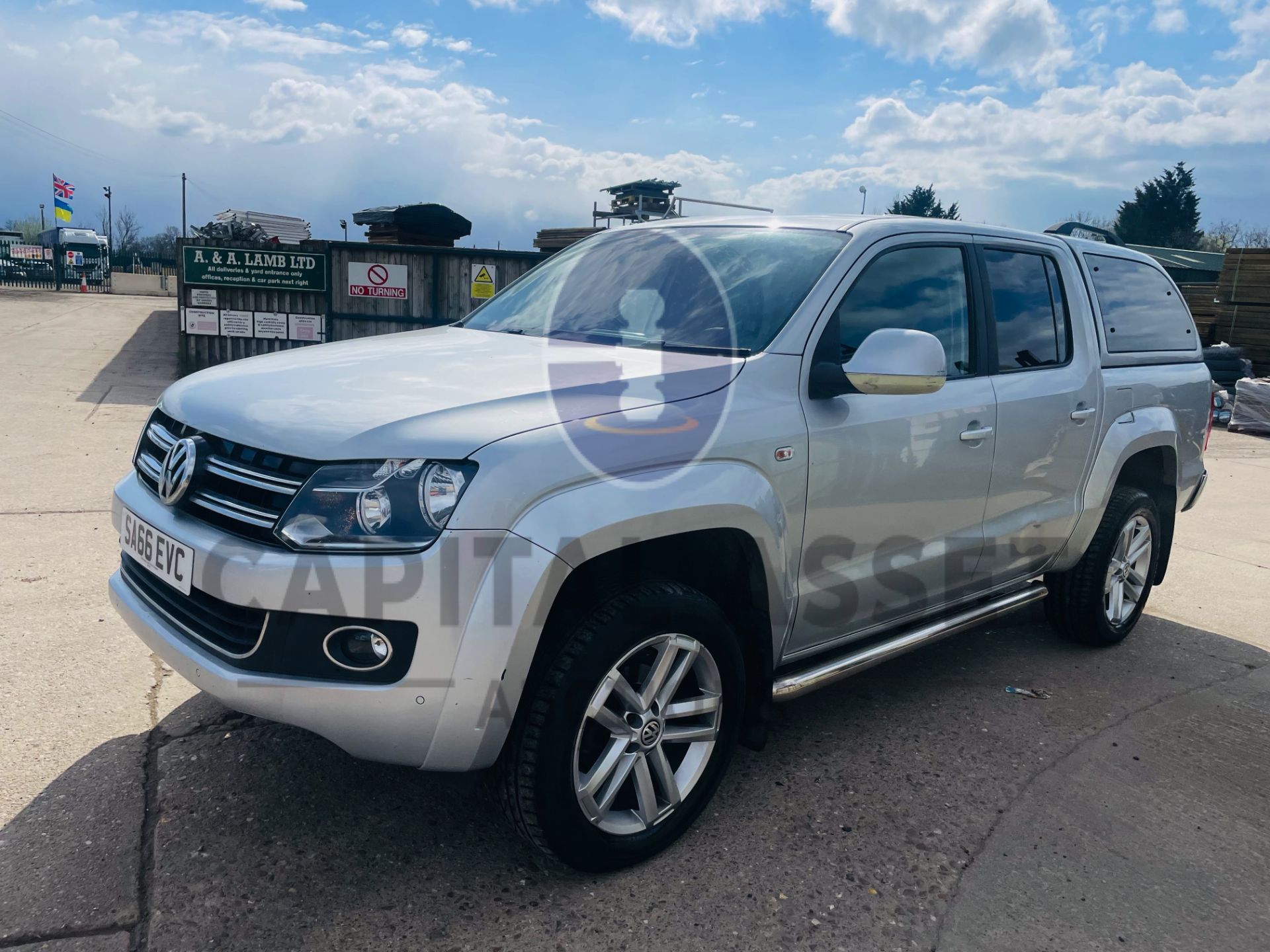 VOLKSWAGEN AMAROK *HIGHLINE* D/CAB PICK-UP (66 REG -EURO 6) 4MOTION - AUTO *LEATHER & NAV* - Image 6 of 51