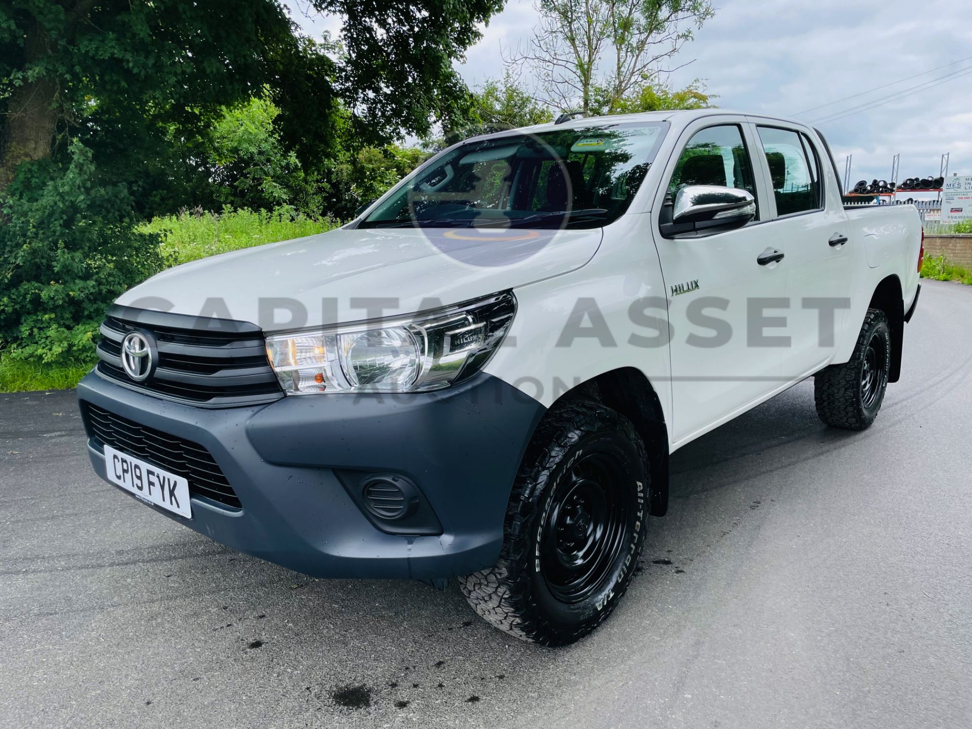 TOYOTA HILUX"ACTIVE" 2.4 D4-D 4 DOOR D/C PICK UP (19 REG) ONLY 41K MILES FSH - AIR CON - 1 OWNER - Image 5 of 25