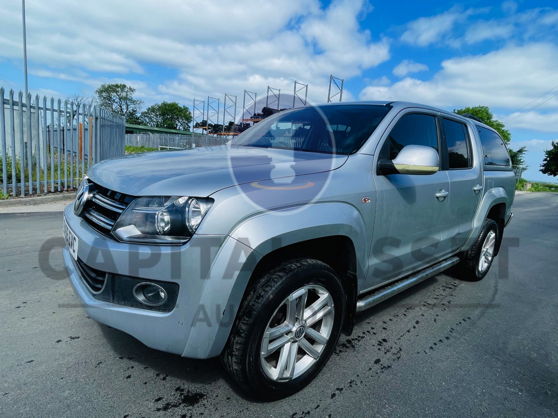 VOLKSWAGEN AMAROK *HIGHLINE* D/CAB PICK-UP (2017 - EURO 6) 4MOTION - AUTO *LEATHER & NAV* (TOP SPEC) - Image 6 of 49