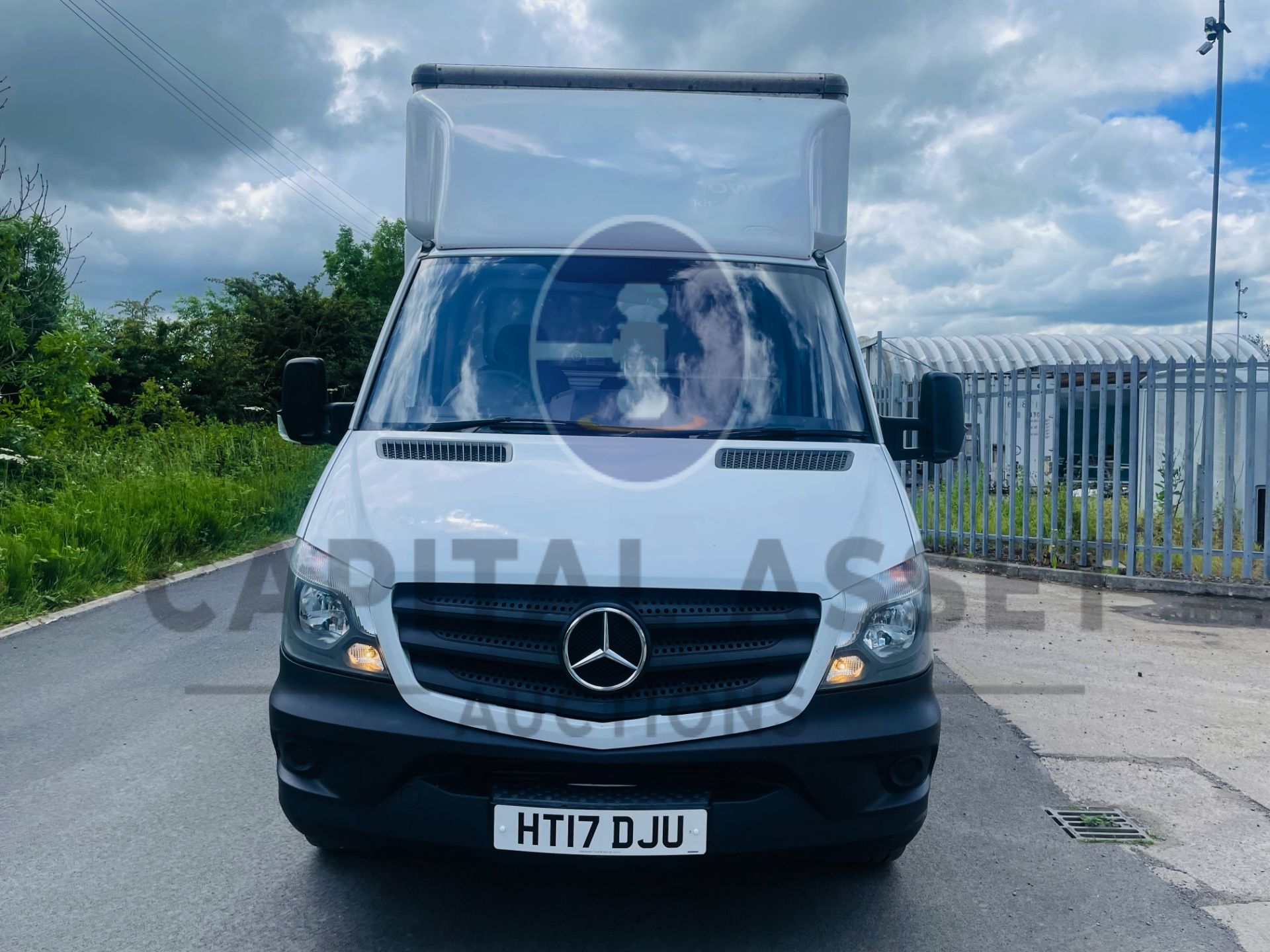 (On Sale) MERCEDES-BENZ SPRINTER 314 CDI *LWB - LUTON* (2017 - EURO 6) 140 BHP - AUTO *TAIL-LIFT* - Image 14 of 43