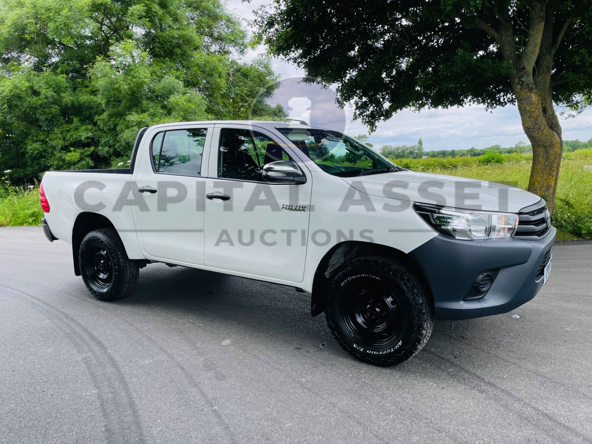 TOYOTA HILUX"ACTIVE" 2.4 D4-D 4 DOOR D/C PICK UP (19 REG) ONLY 41K MILES FSH - AIR CON - 1 OWNER - Image 2 of 25