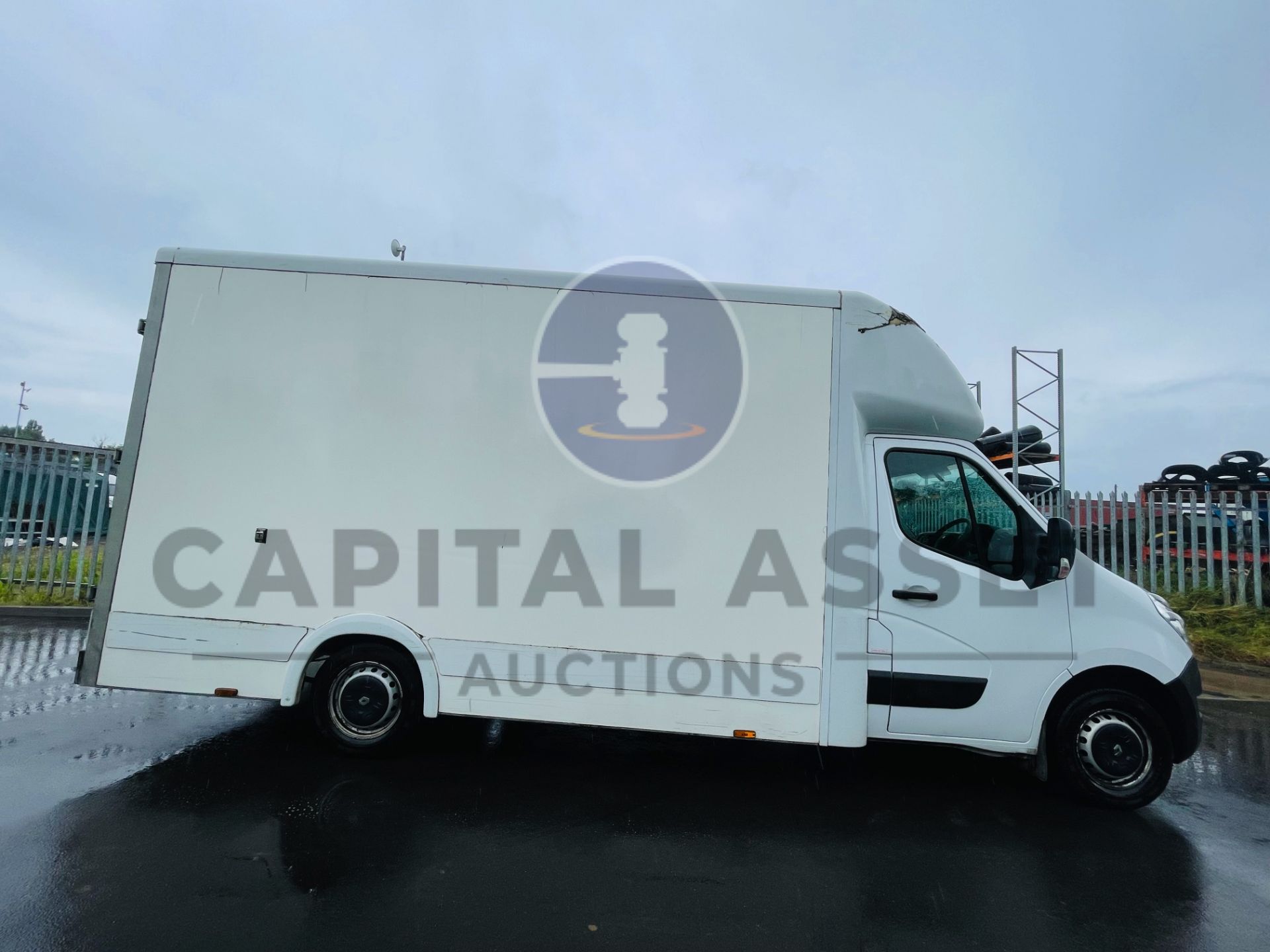 (On Sale) RENAULT MASTER 'BUSINESS' *LWB - LOW LOADER / LUTON BOX* (68 REG - EURO 6) 2.3 DCI *A/C* - Image 10 of 40