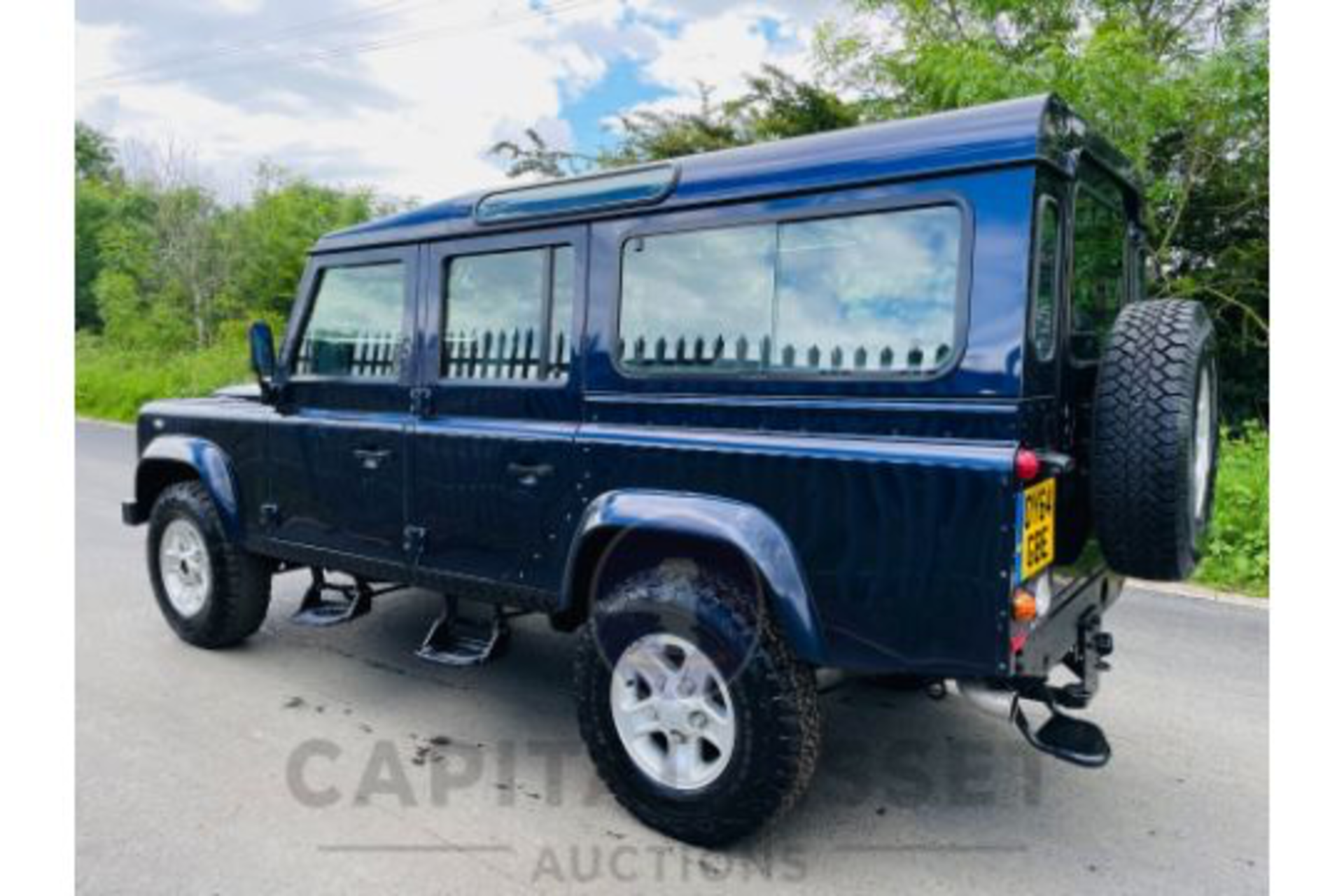 LANDROVER DEFENDER 110 "COUNTY STATION WAGON" 7 SEATER (2015 MODEL) 1 OWNER - ONLY 37K MILES FLSH - Image 9 of 17