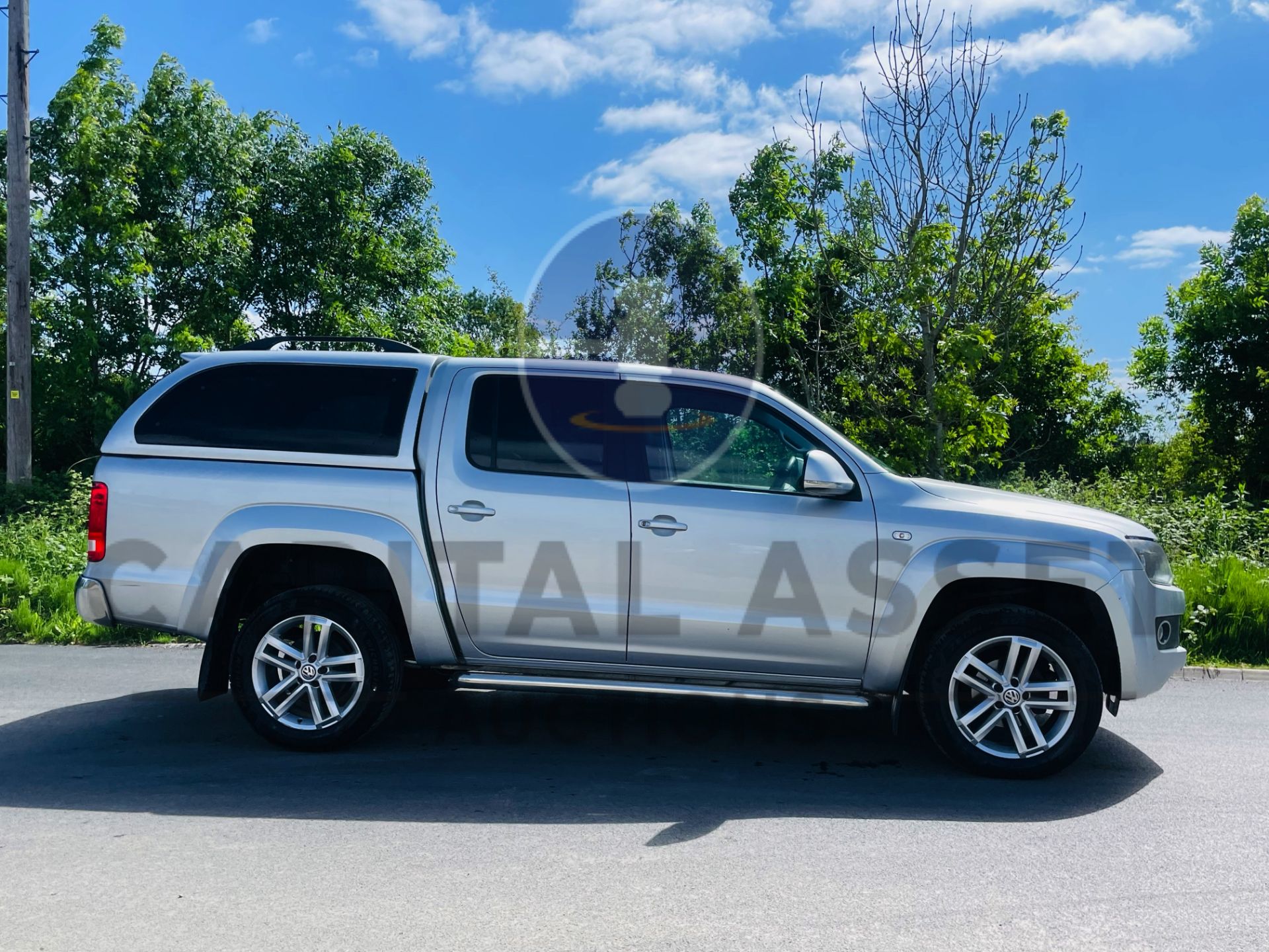 VOLKSWAGEN AMAROK *HIGHLINE* D/CAB PICK-UP (2017 - EURO 6) 4MOTION - AUTO *LEATHER & NAV* (TOP SPEC) - Image 13 of 49