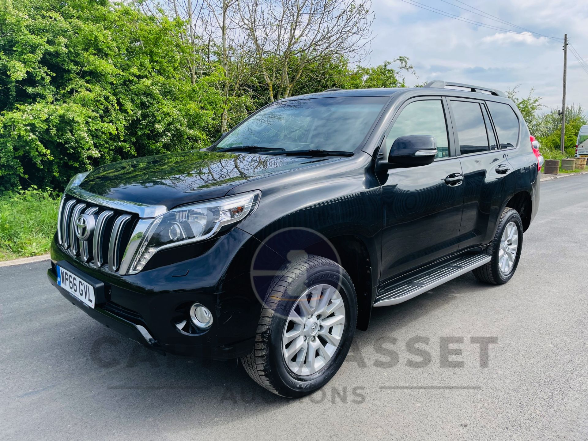 TOYOTA LAND CRUISER 2.8 D-4D AUTO "ICON" LWB (2017 MODEL) 7 SEATER-NAV-LEATHER-REAR CAMERA (NO VAT) - Image 2 of 34