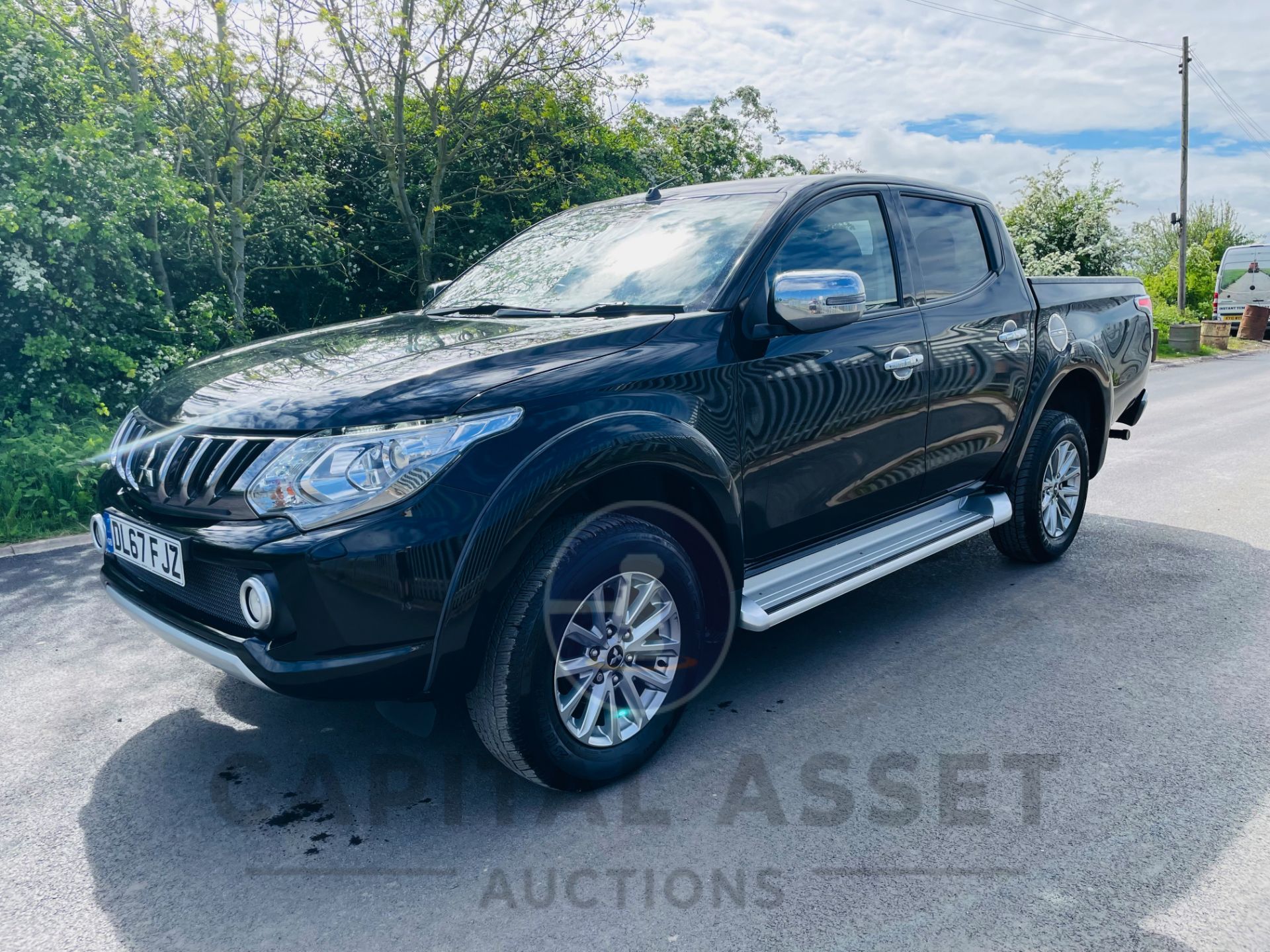 (On Sale) MITSUBISHI L200 2.4DI-D "BARBARIAN" D/C AUTOMATIC (67 REG) 1 OWNER -FMSH -NAV *TOP SPEC* - Image 2 of 31