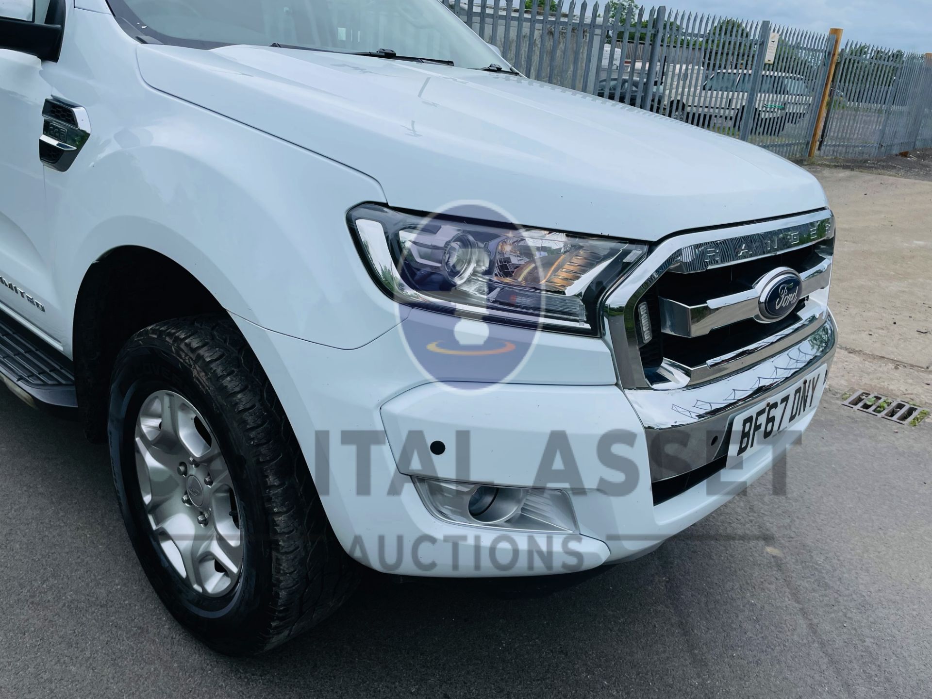 FORD RANGER *LIMITED EDITION* DOUBLE CAB PICK-UP (2018 - EURO 6) 2.2 TDCI - 6 SPEED (1 FORMER OWNER) - Image 16 of 51