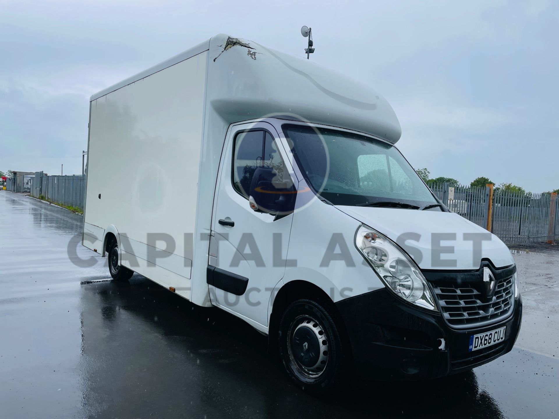 (On Sale) RENAULT MASTER 'BUSINESS' *LWB - LOW LOADER / LUTON BOX* (68 REG - EURO 6) 2.3 DCI *A/C* - Image 13 of 40