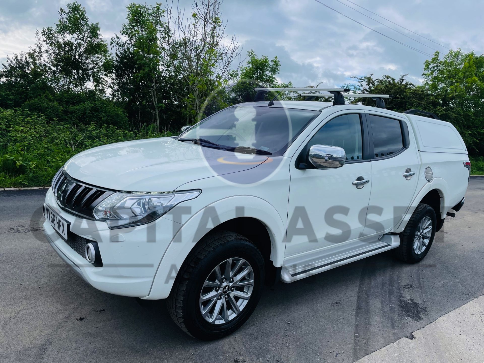 MITSUBISHI L200 *BARBARIAN* DOUBLE CAB PICK-UP (2019 -EURO 6) 2.4 DI-D - 180 BHP *SAT NAV* (1 OWNER) - Image 3 of 54