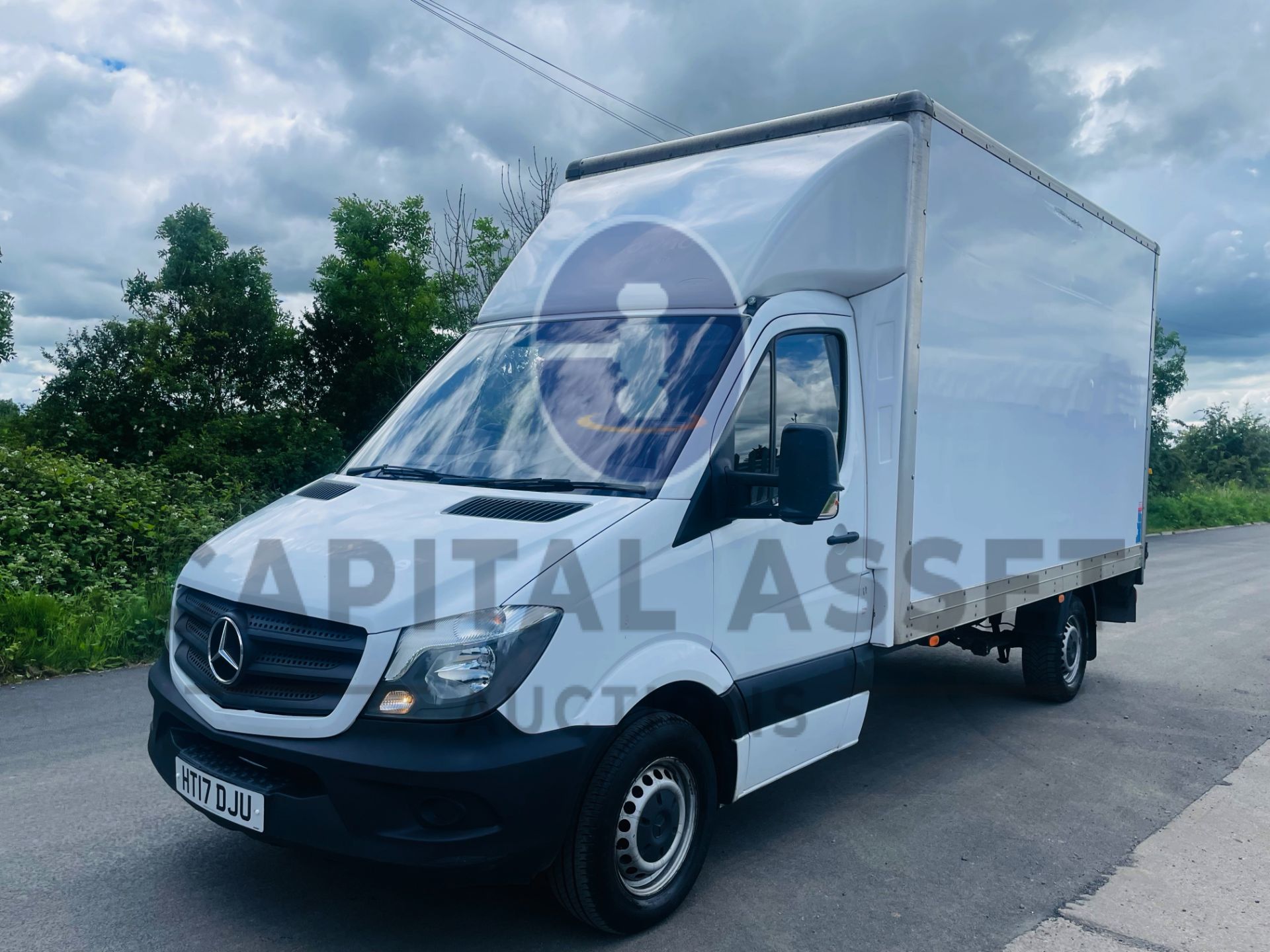 (On Sale) MERCEDES-BENZ SPRINTER 314 CDI *LWB - LUTON* (2017 - EURO 6) 140 BHP - AUTO *TAIL-LIFT* - Image 2 of 43