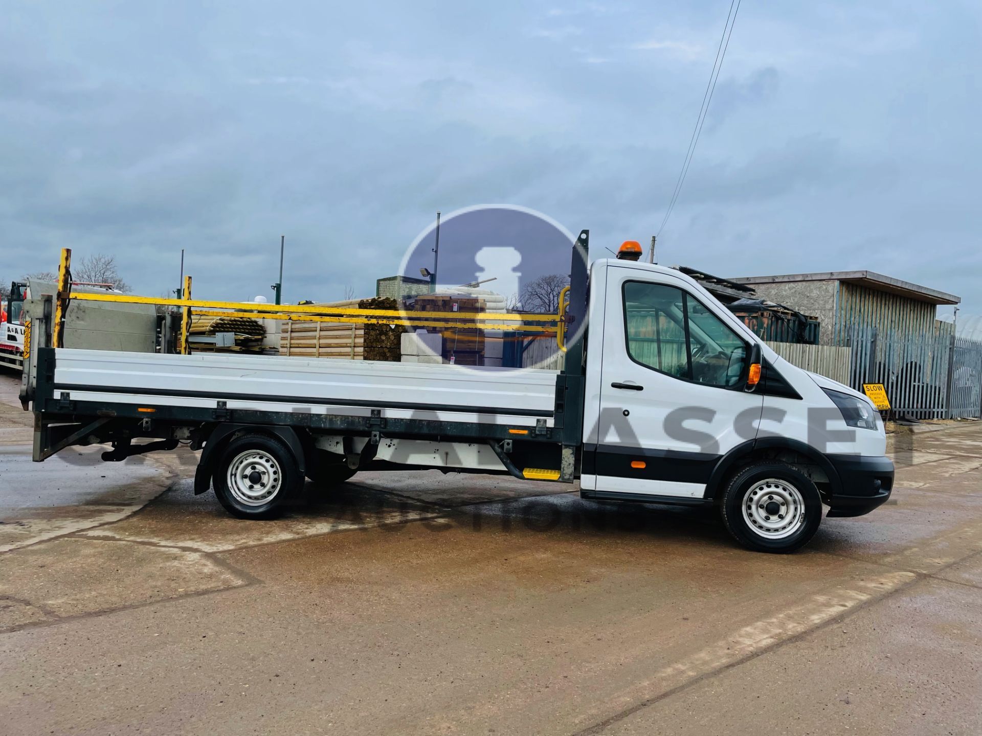 (On Sale) FORD TRANSIT 130 T350L RWD *LWB - DROPSIDE TRUCK* (2018 - EURO 6) '130 BHP - *TAIL-LIFT* - Image 11 of 30