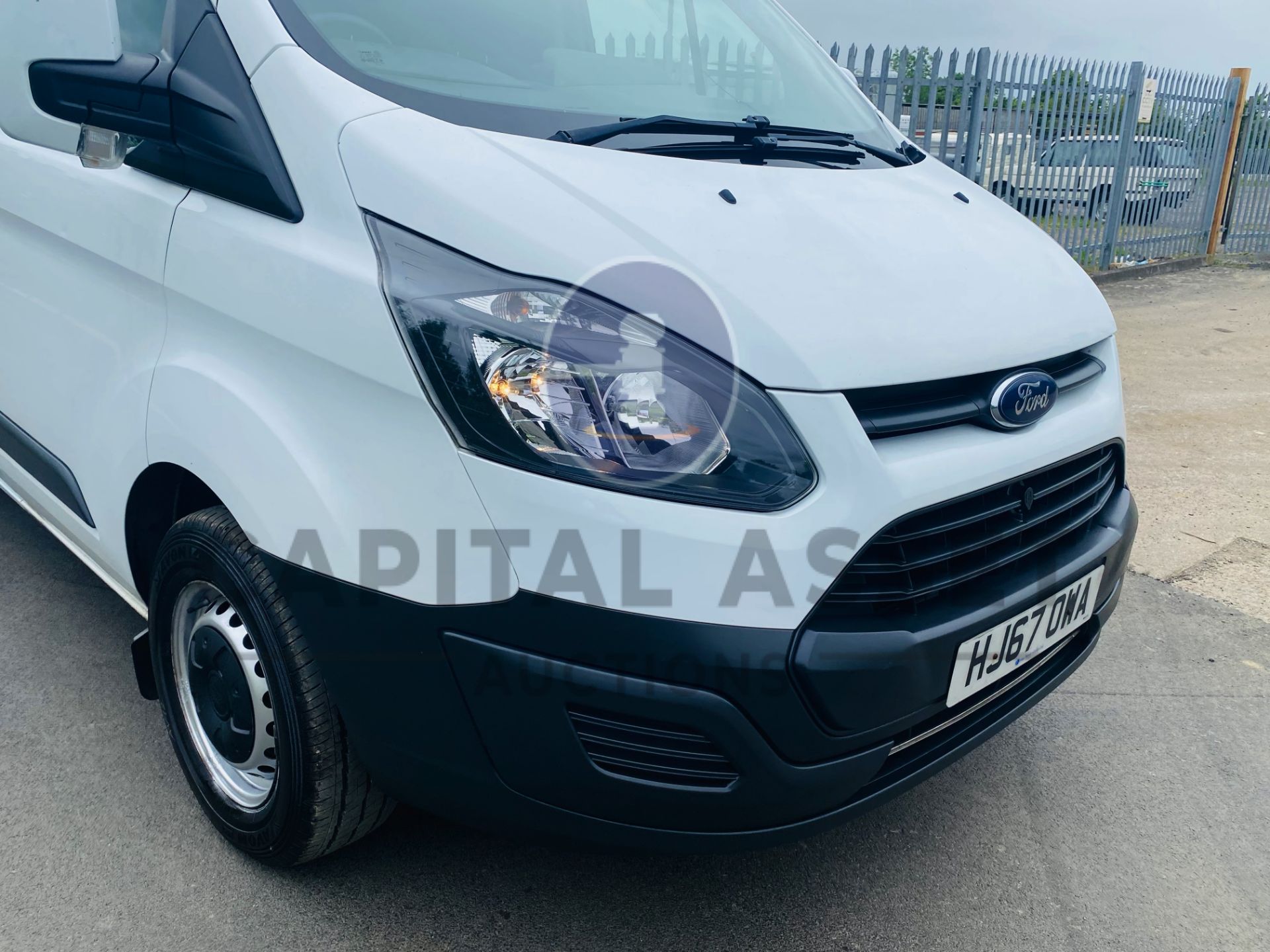 (On Sale) FORD TRANSIT CUSTOM *SWB - PANEL VAN* (67 REG - EURO 6) 2.0 TDCI - STOP/START - 6 SPEED - Image 15 of 40