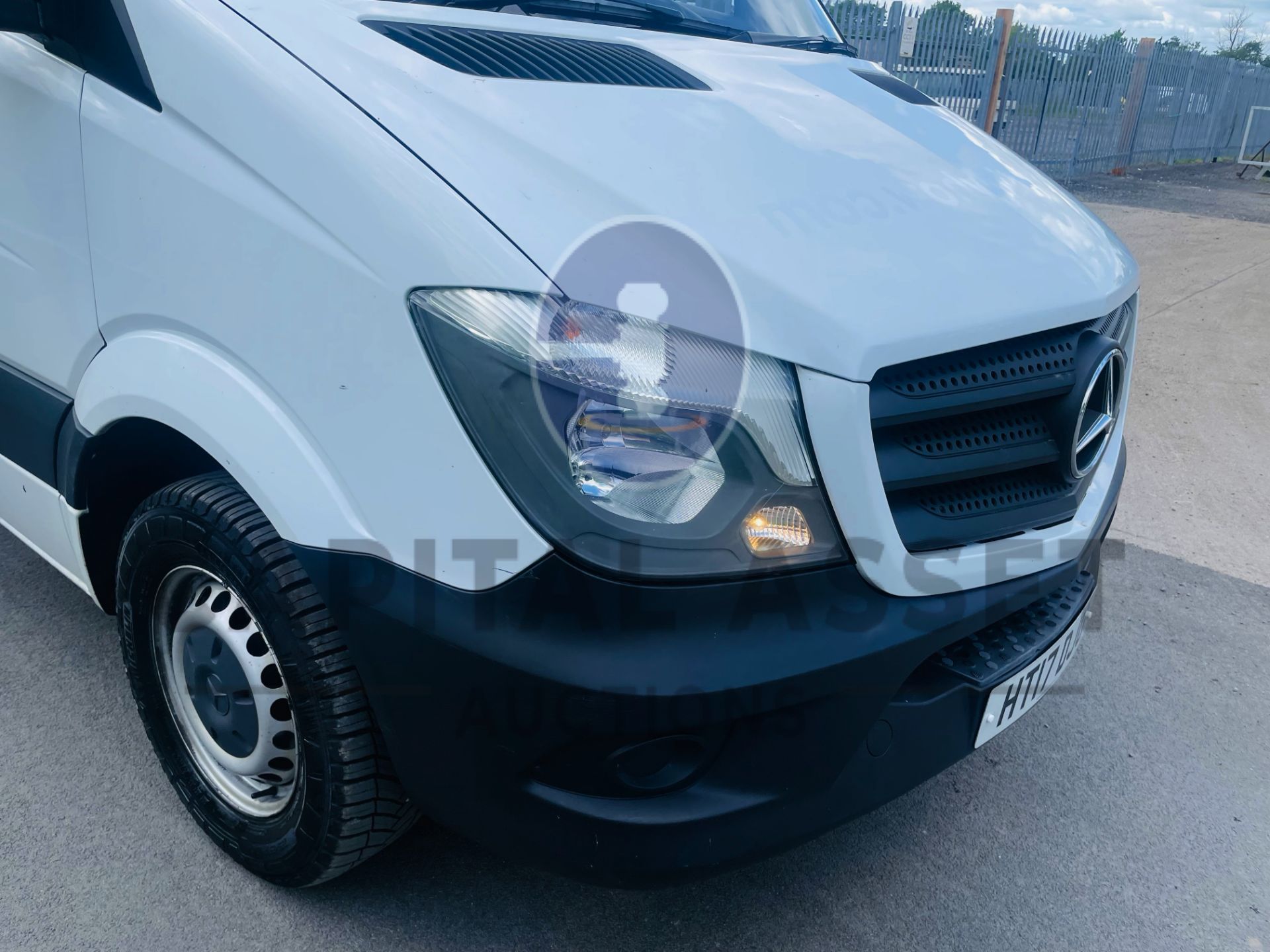 (On Sale) MERCEDES-BENZ SPRINTER 314 CDI *LWB - LUTON* (2017 - EURO 6) 140 BHP - AUTO *TAIL-LIFT* - Image 15 of 43