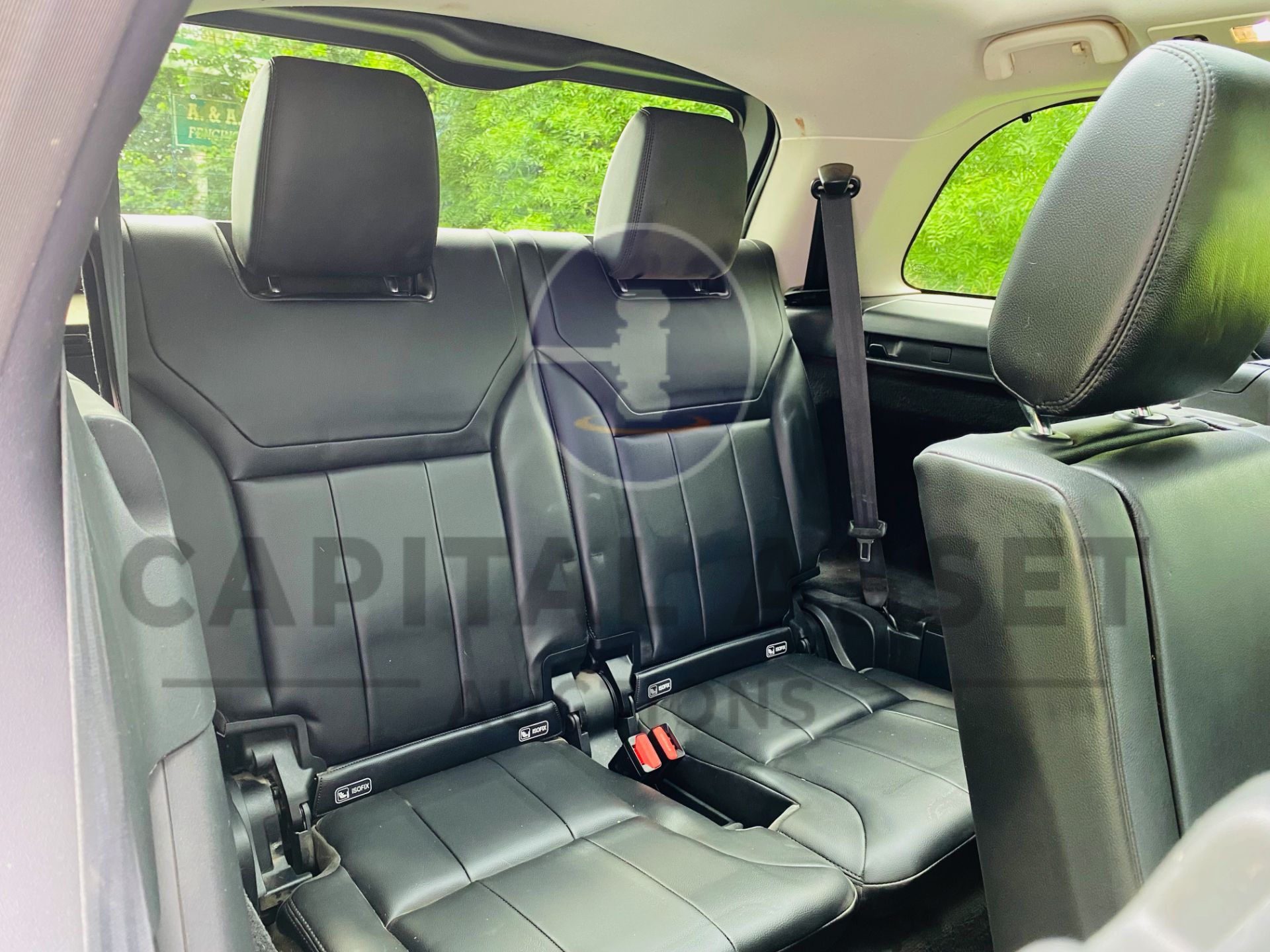 LAND ROVER DISCOVERY 5 *LANDMARK* 7 SEATER SUV (2020 - EURO 6) 3.0 SD6 - 8 SPEED AUTO *FULLY LOADED* - Image 34 of 63