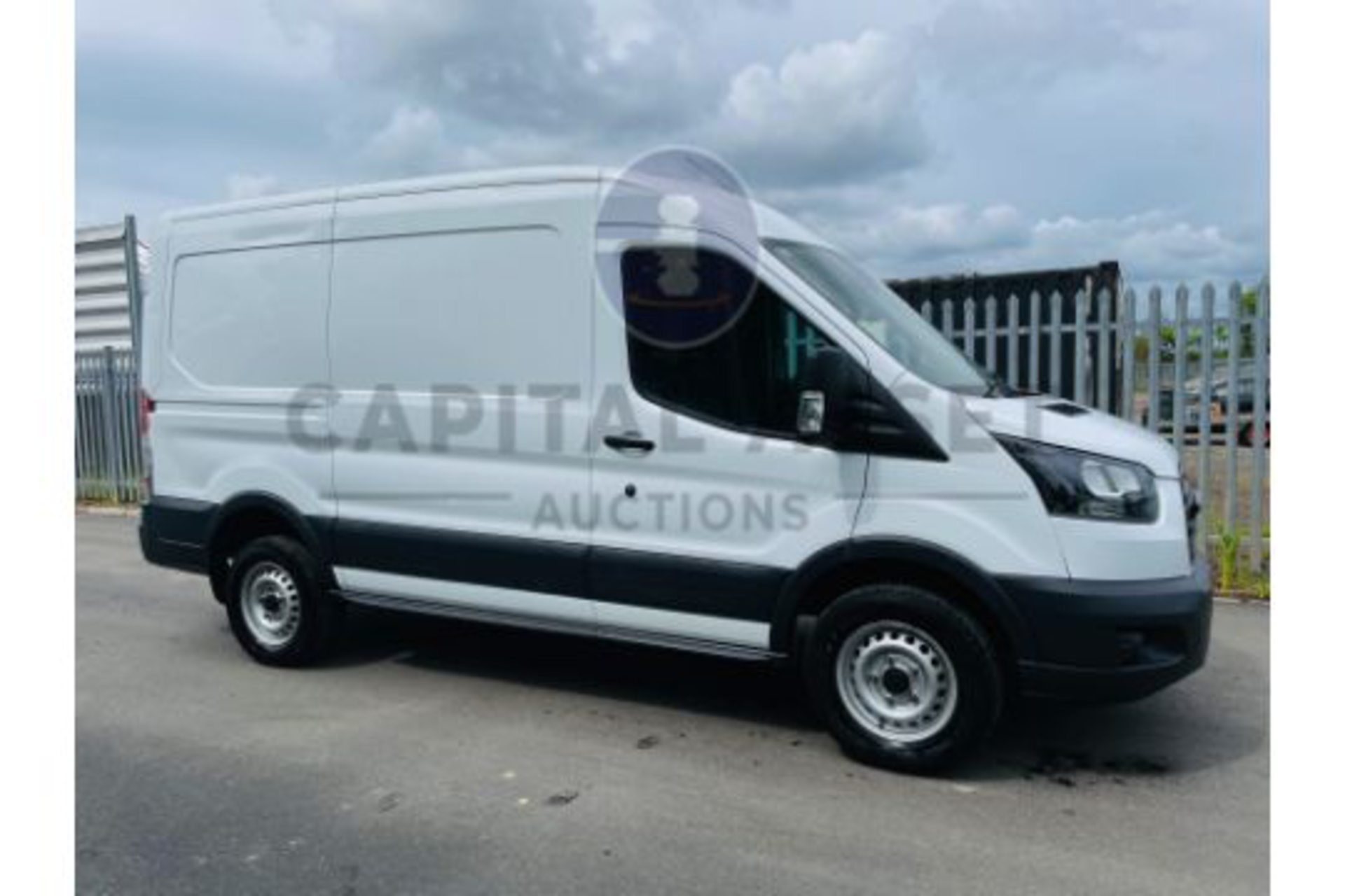 FORD TRANSIT 2.0TDCI (130) MEDIUM WHEEL BASE "EURO 6" L2H2 - 18 REG - LOW MILES - LOOK!!! - Image 2 of 16