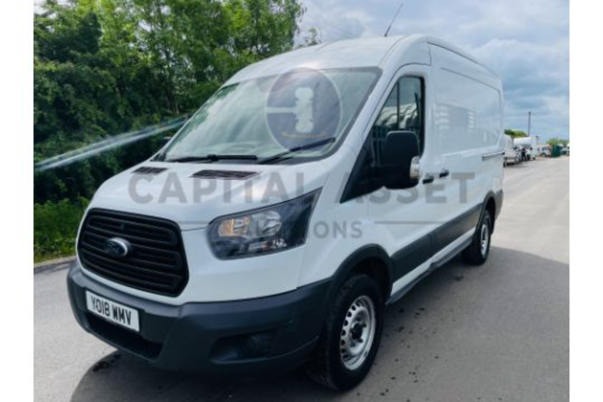 FORD TRANSIT 2.0TDCI (130) MEDIUM WHEEL BASE "EURO 6" L2H2 - 18 REG - LOW MILES - LOOK!!! - Image 5 of 16