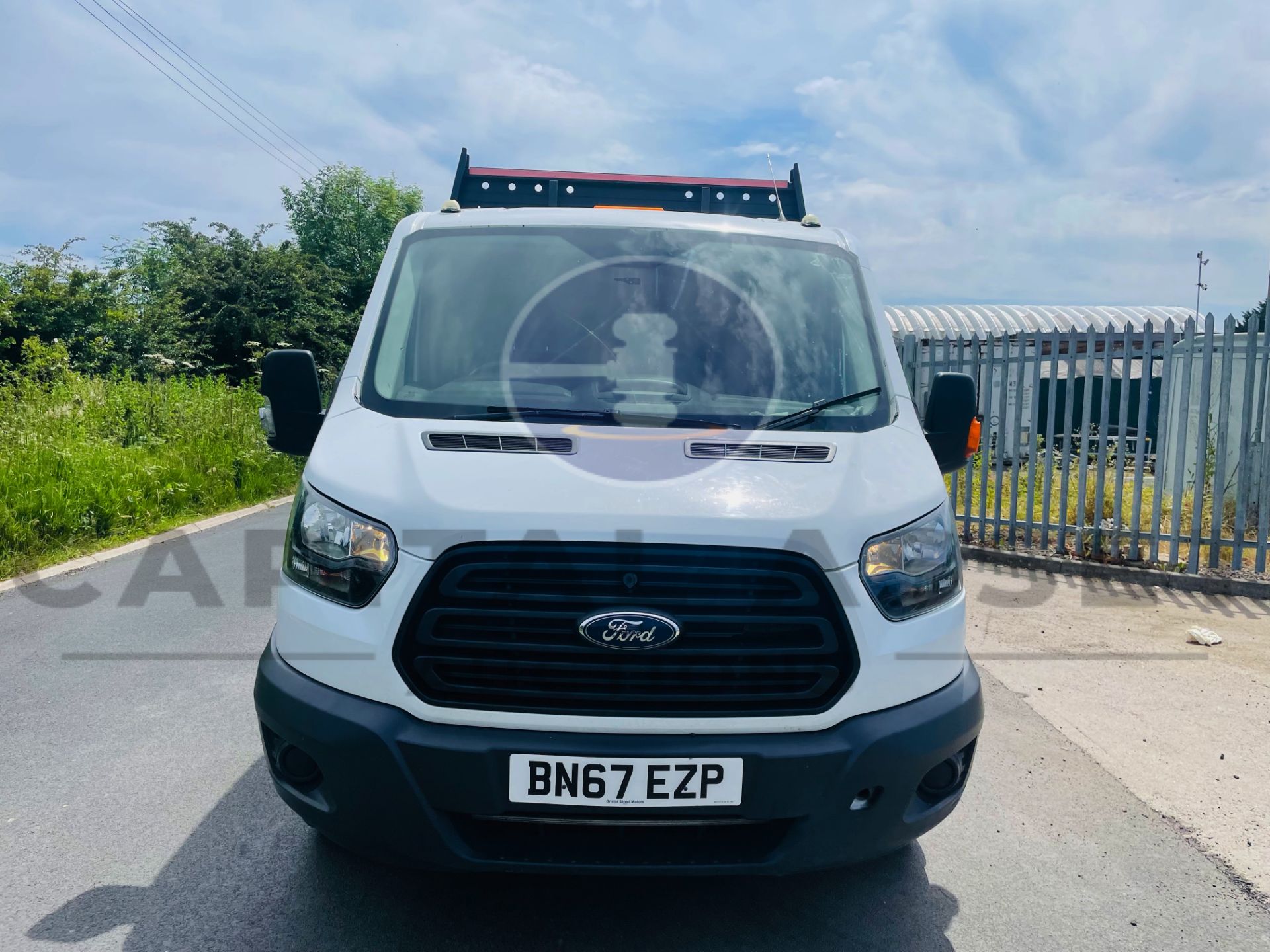FORD TRANSIT 130 T350 *LWB - D/CAB TIPPER* (2018 - EURO 6) 2.0 TDCI 'ECO BLUE' - 6 SPEED (3500 KG) - Image 14 of 39