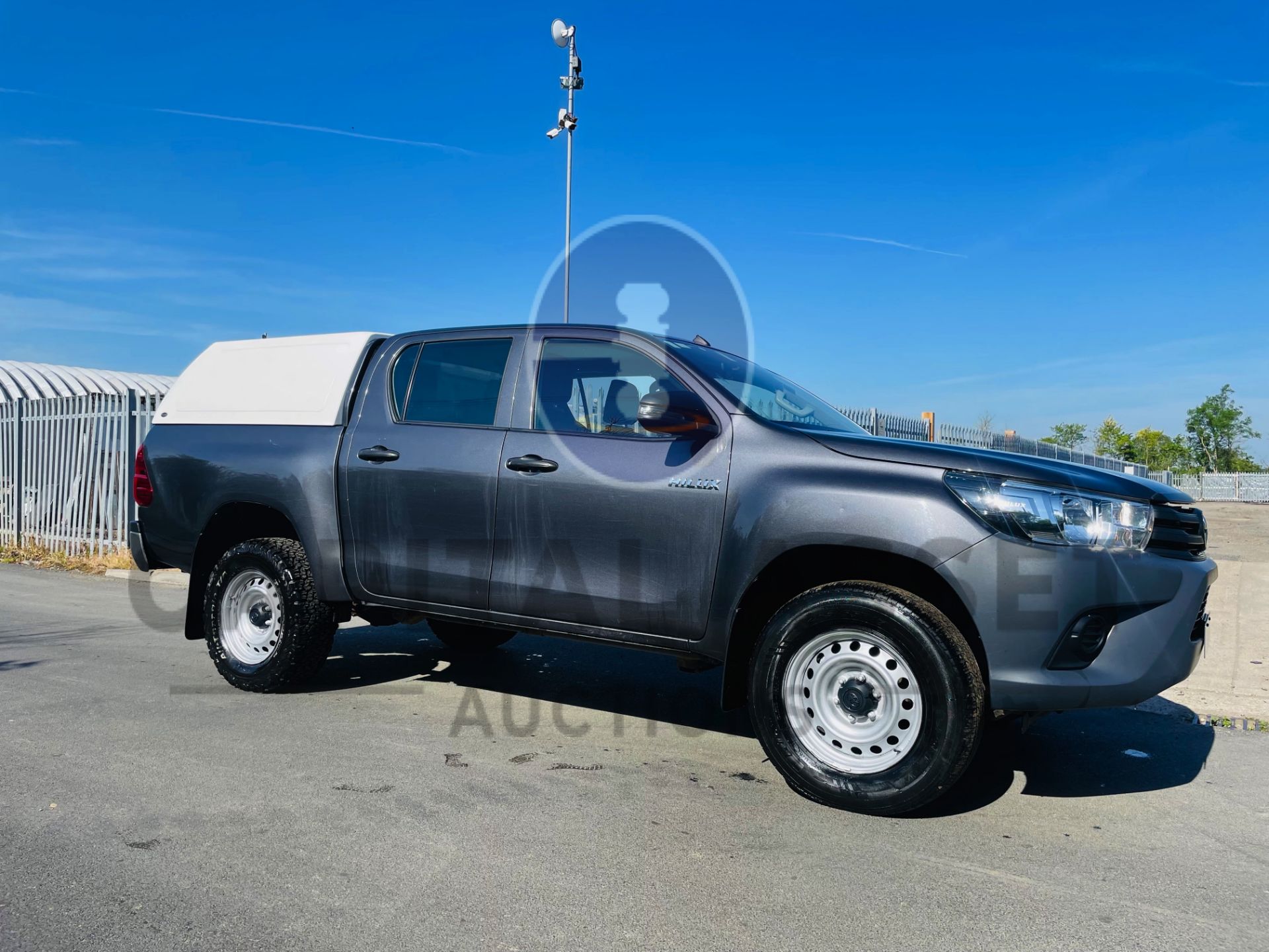 (On Sale) TOYOTA HILUX *DOUBLE CAB PICK-UP* (2018 - EURO 6) 2.4 D-4D - 6 SPEED *ONLY 52,000 MILES* - Image 12 of 43