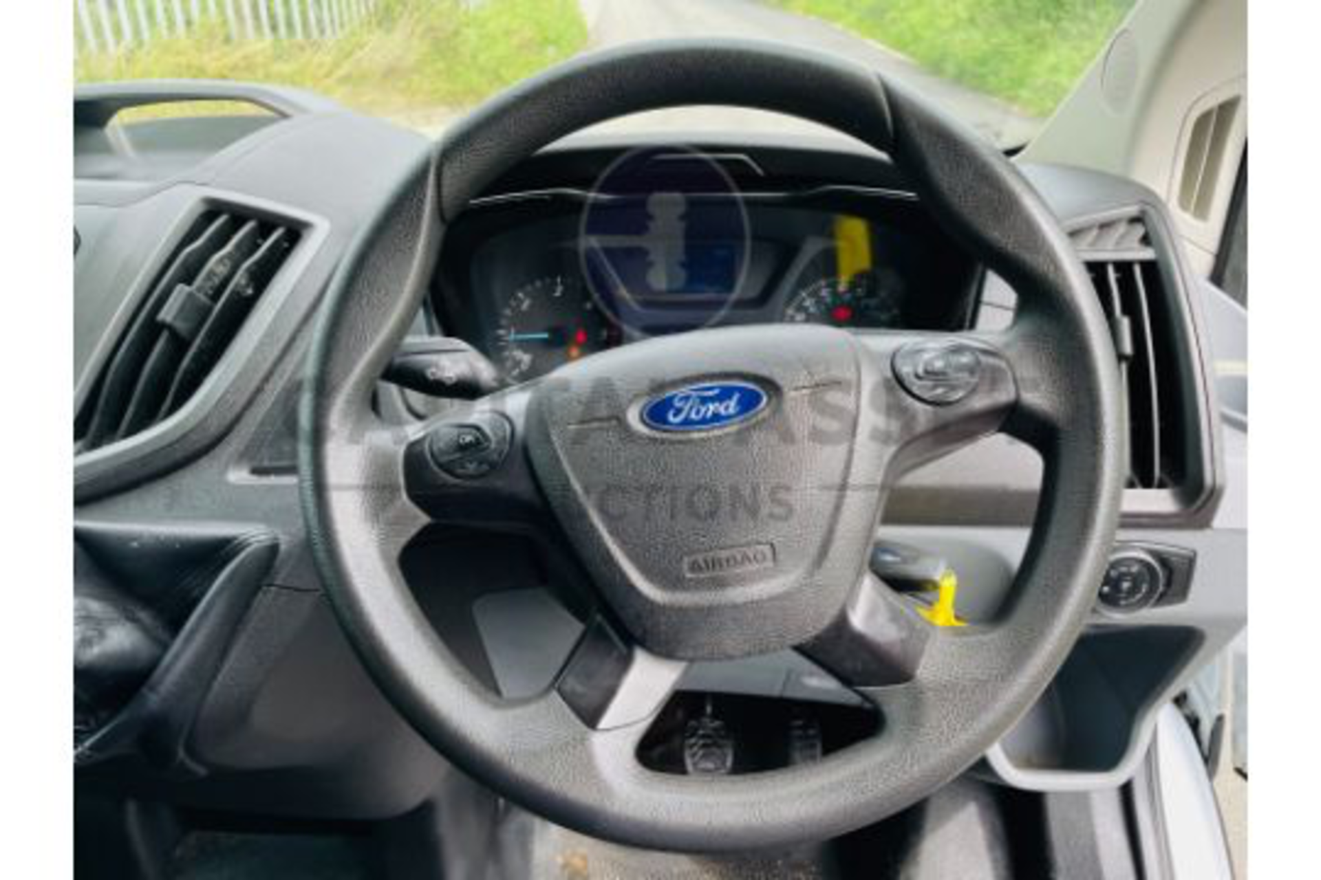 FORD TRANSIT 2.0TDCI (130) MEDIUM WHEEL BASE "EURO 6" L2H2 - 18 REG - LOW MILES - LOOK!!! - Image 11 of 16